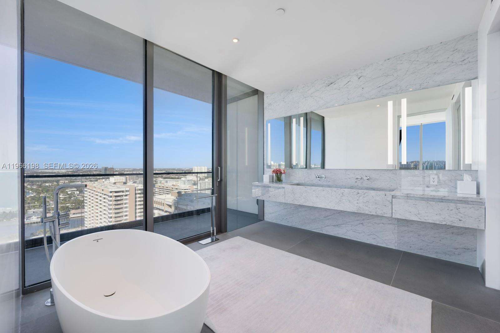 2000 OCEAN - 2000 Ocean Dr, Hallandale Beach, FL 33009 | Picture 21