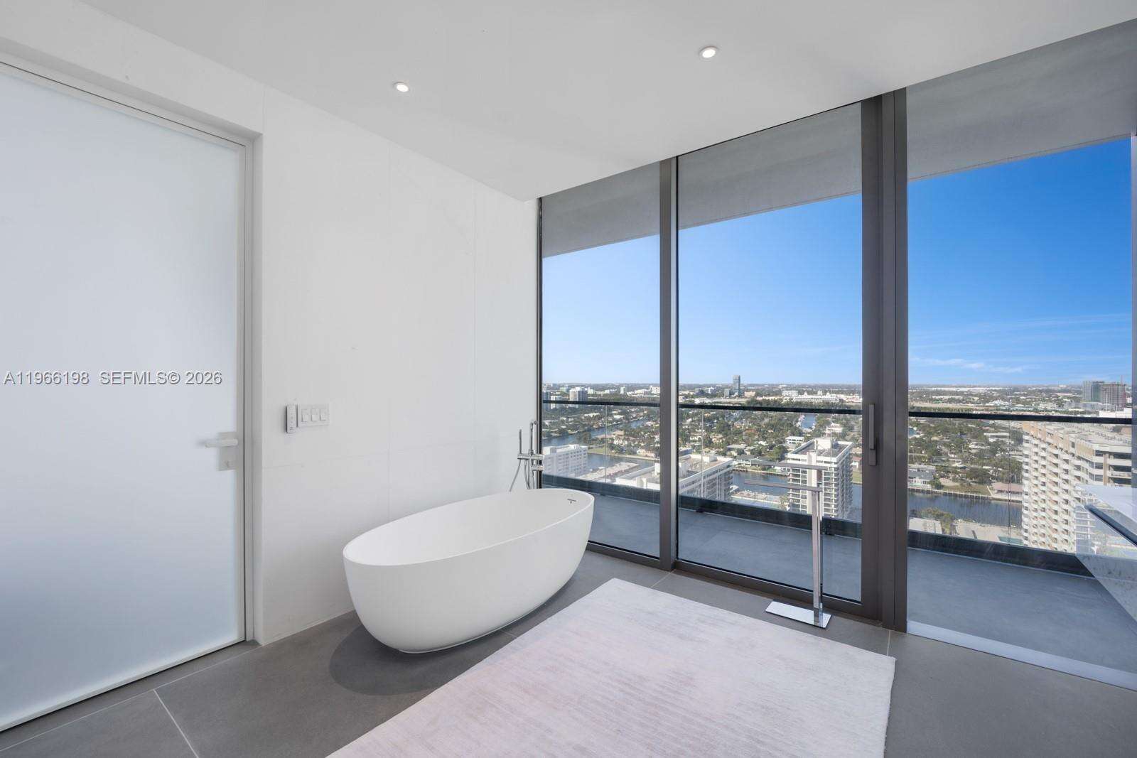 2000 OCEAN - 2000 Ocean Dr, Hallandale Beach, FL 33009 | Picture 23