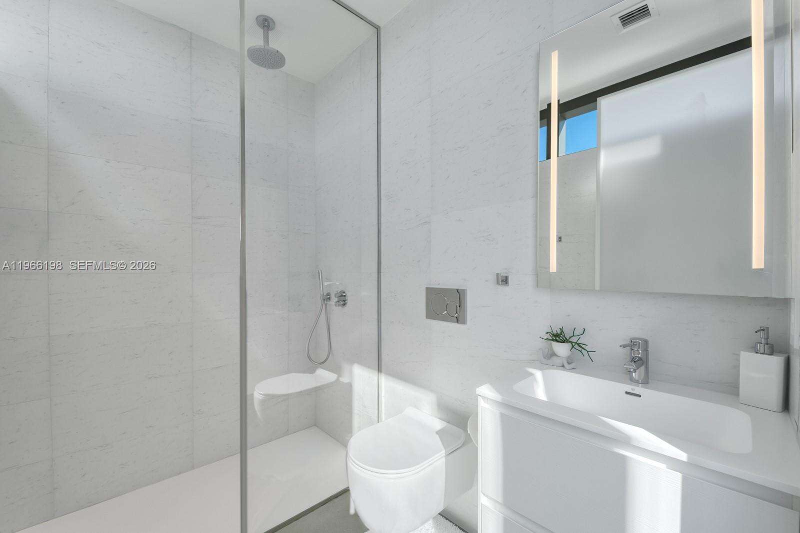 2000 OCEAN - 2000 Ocean Dr, Hallandale Beach, FL 33009 | Picture 30