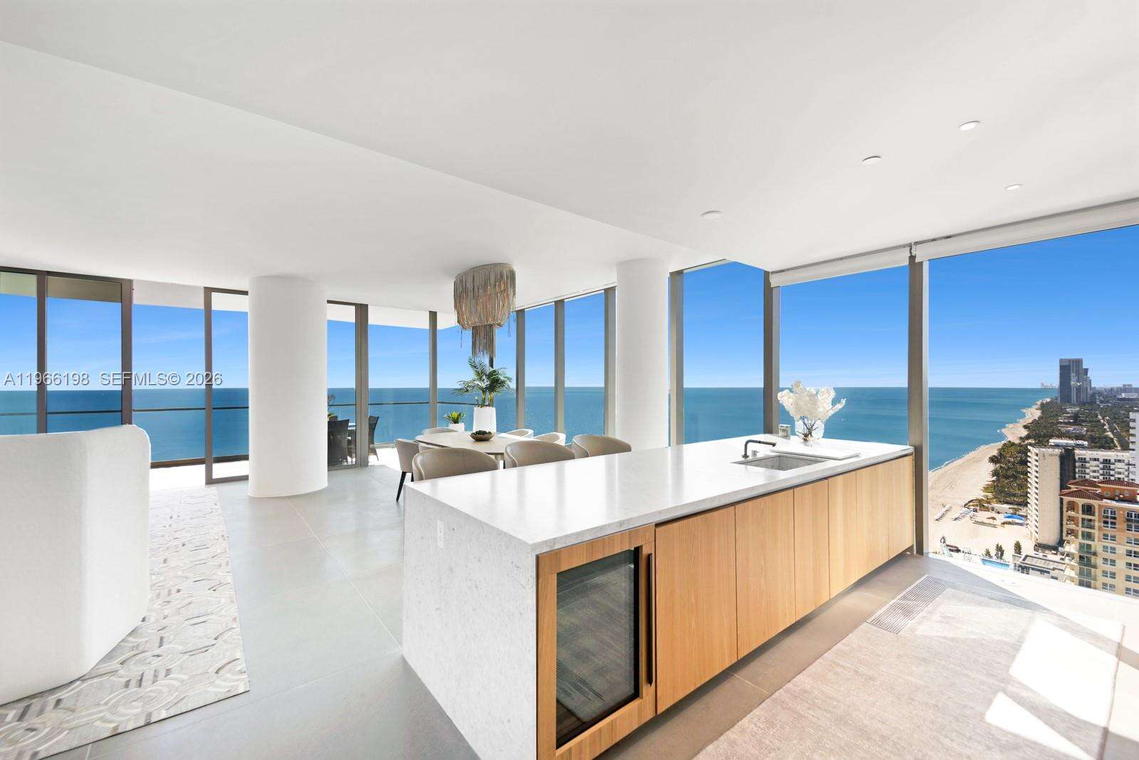 2000 OCEAN - 2000 Ocean Dr, Hallandale Beach, FL 33009 | Picture 4