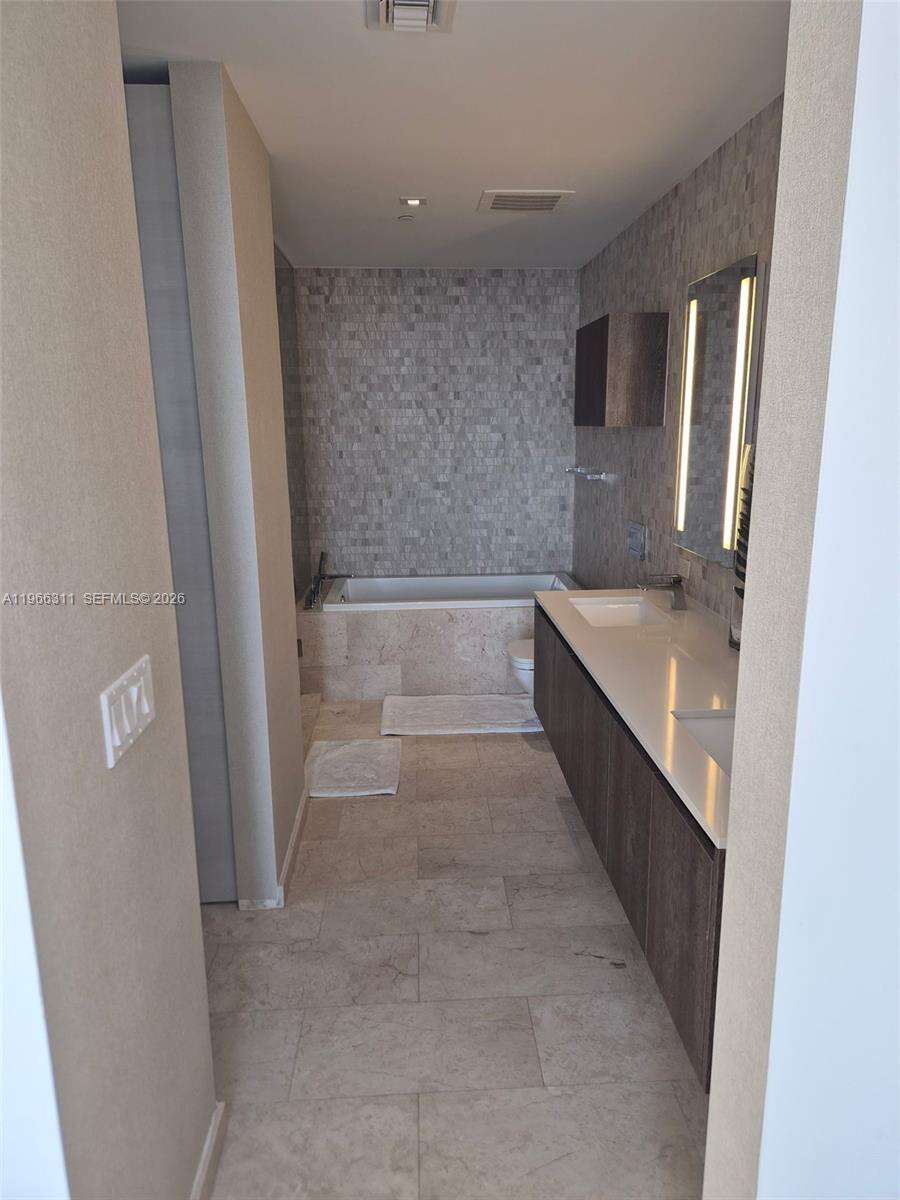 Rise Brickell at 88 7 St, Miami, FL 33130 - For Sale photo 8