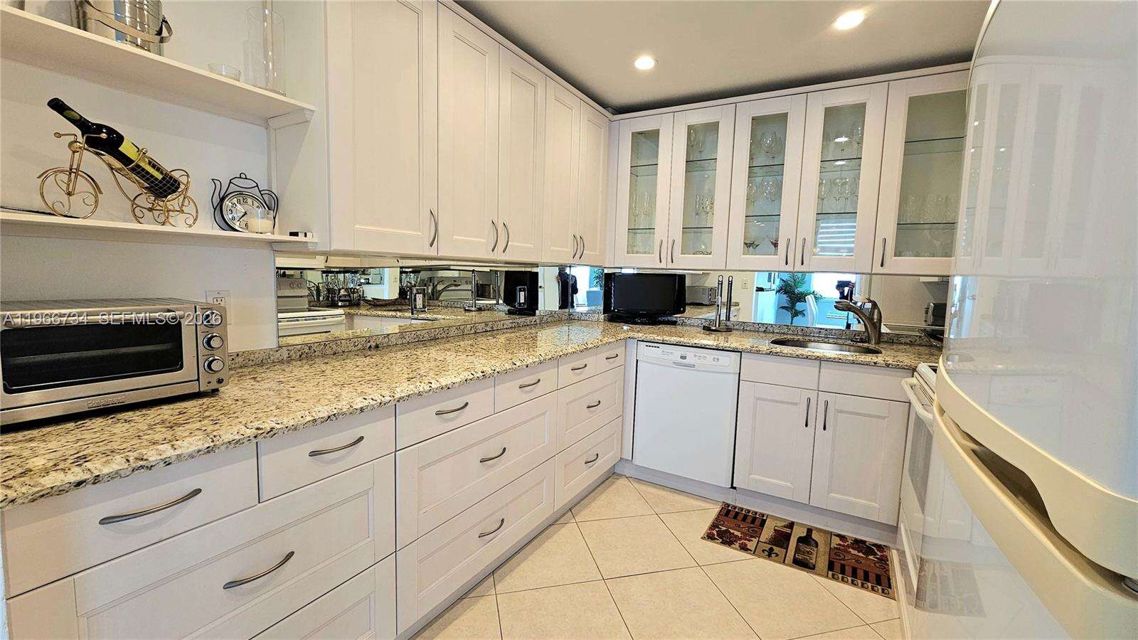 The Hemispheres at 1980 Ocean Dr, Hallandale Beach, FL 33009 - For Sale photo 3