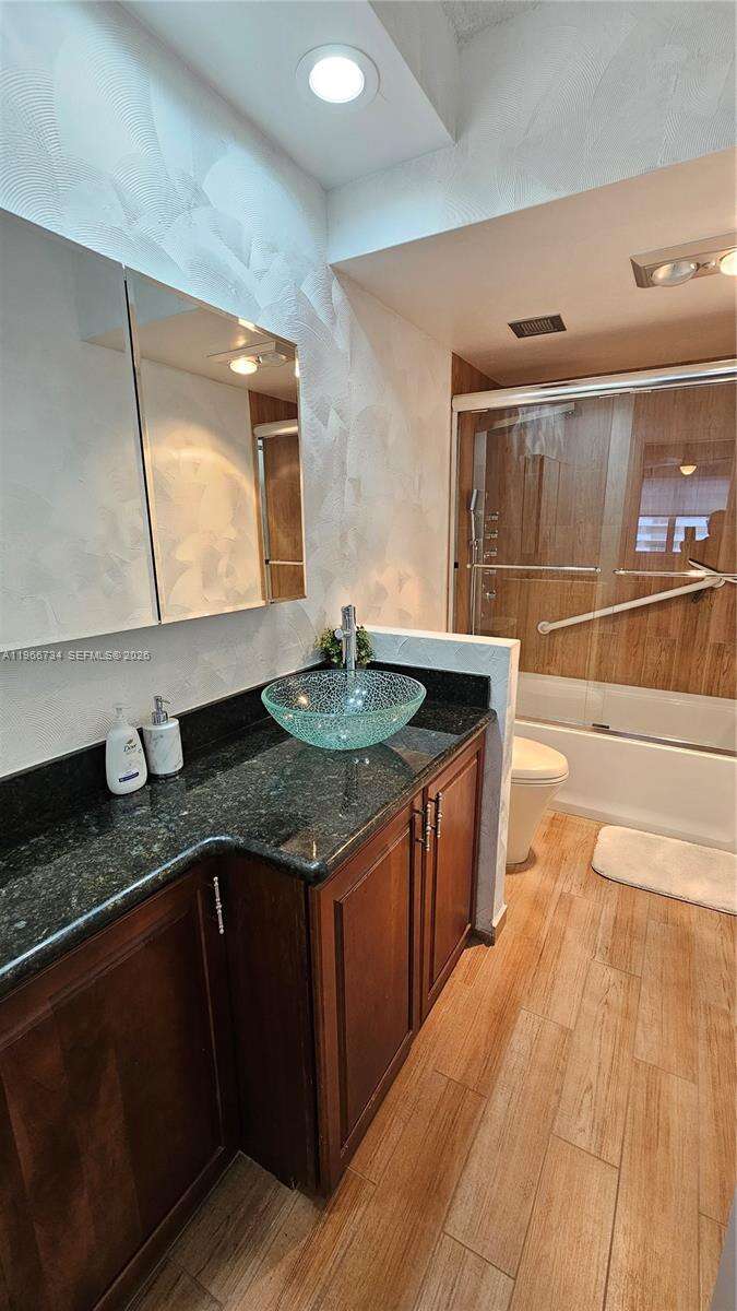 The Hemispheres at 1980 Ocean Dr, Hallandale Beach, FL 33009 - For Sale photo 23