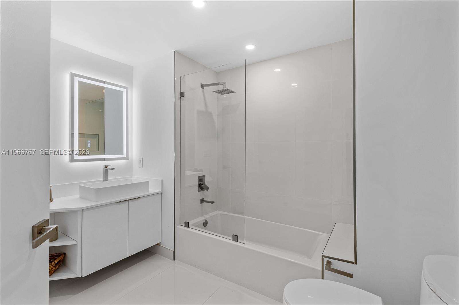 THE GRAND VENETIAN - 10 Venetian Way, Miami Beach, FL 33139 | Picture 14