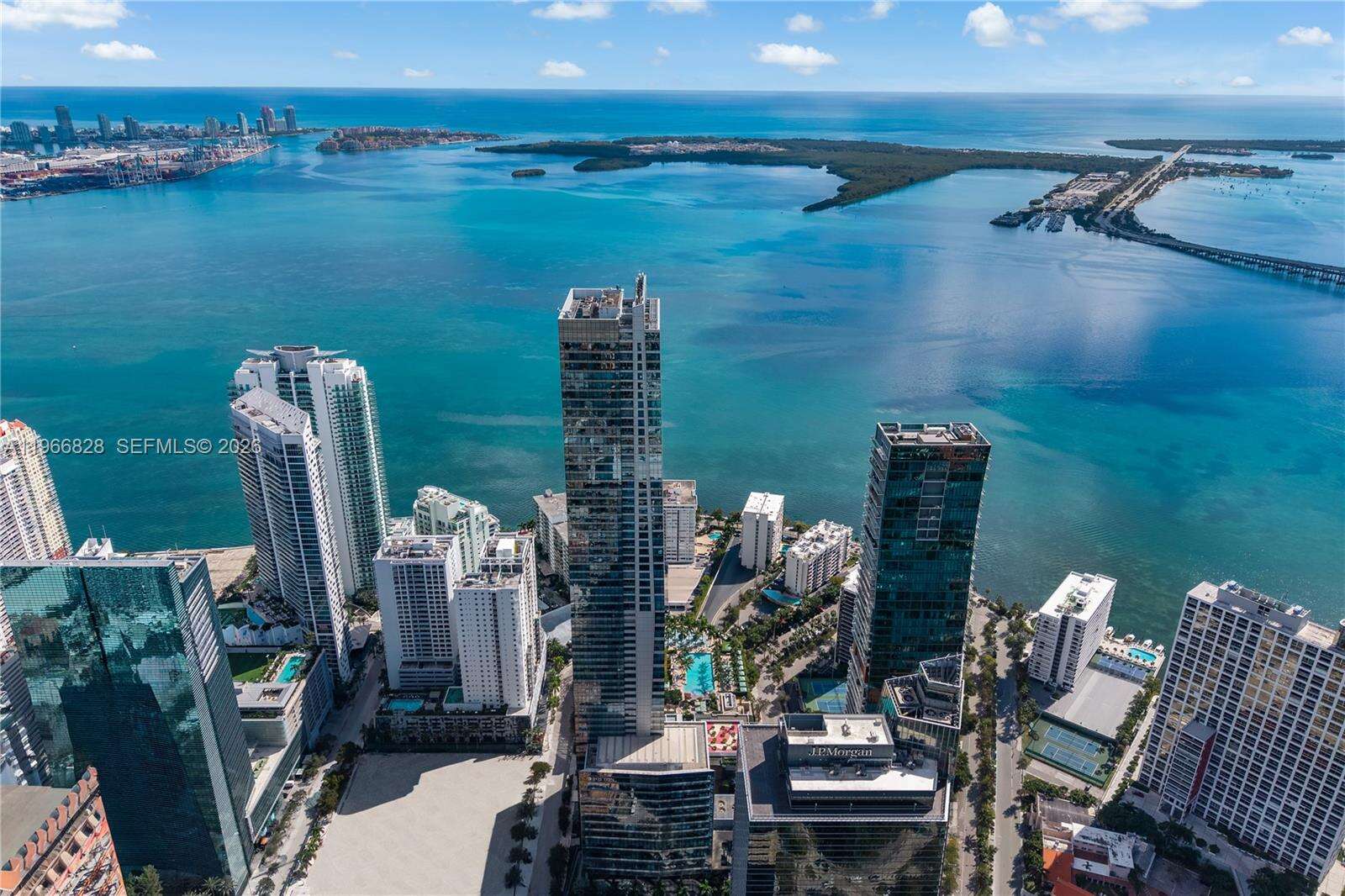MILLENNIUM TOWER - 1425 Brickell Ave, Miami, FL 33131 | Picture 35
