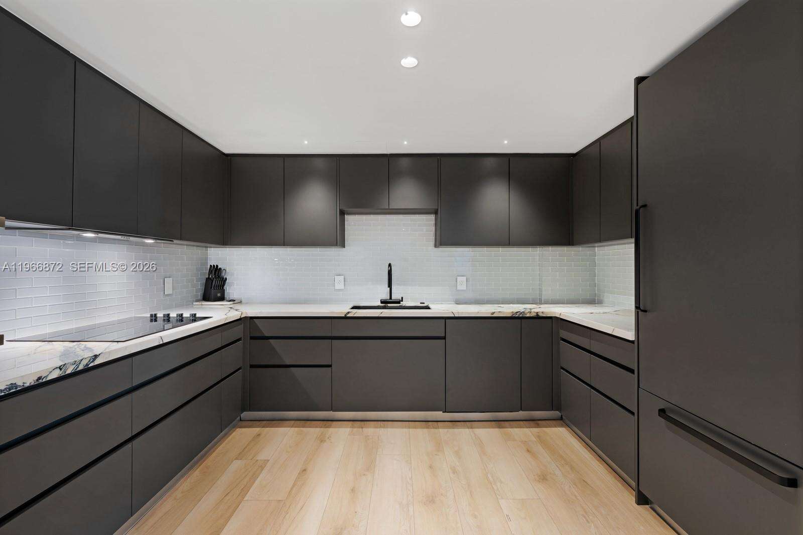 CARAVELLE - 9111 Bay Harbor Dr, Bay Harbor Islands, FL 33154 | Picture 11