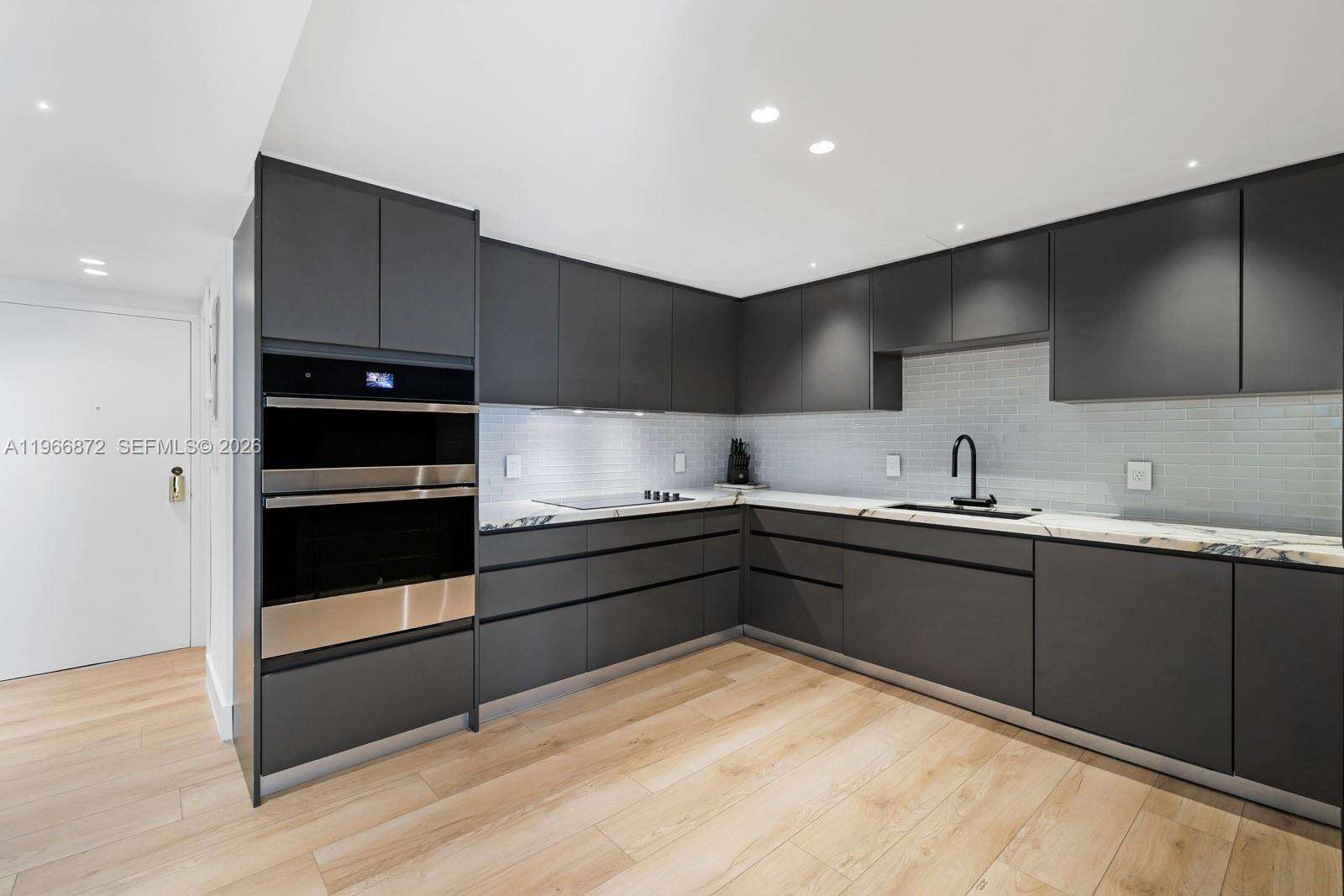 CARAVELLE - 9111 Bay Harbor Dr, Bay Harbor Islands, FL 33154 | Picture 12