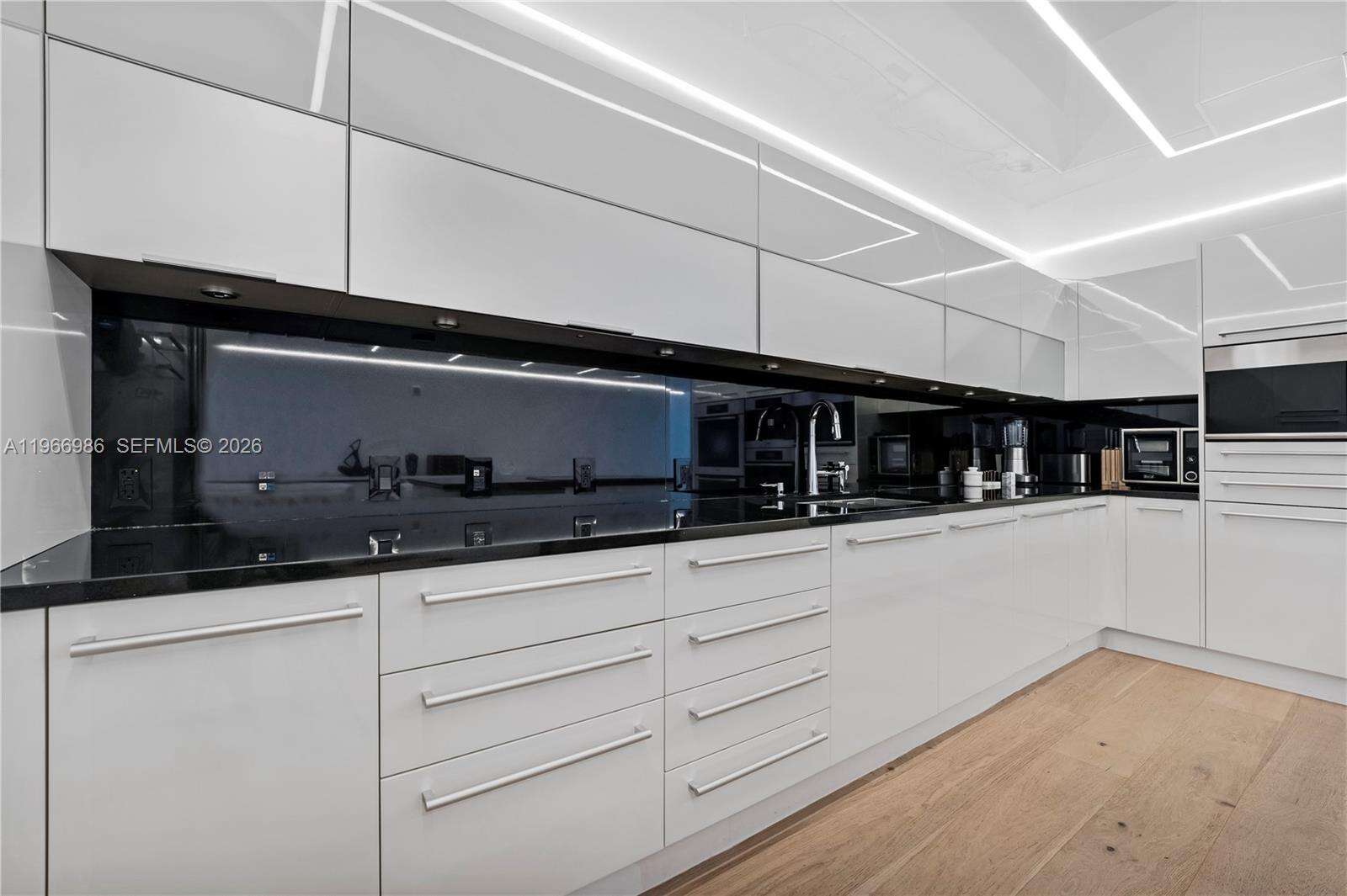 JADE OCEAN - 17121 Collins Ave, Sunny Isles Beach, FL 33160 | Picture 11