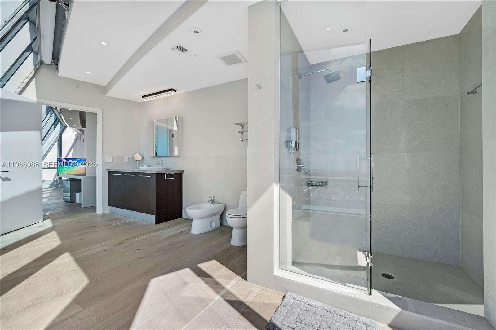 JADE OCEAN - 17121 Collins Ave, Sunny Isles Beach, FL 33160 | Picture 32