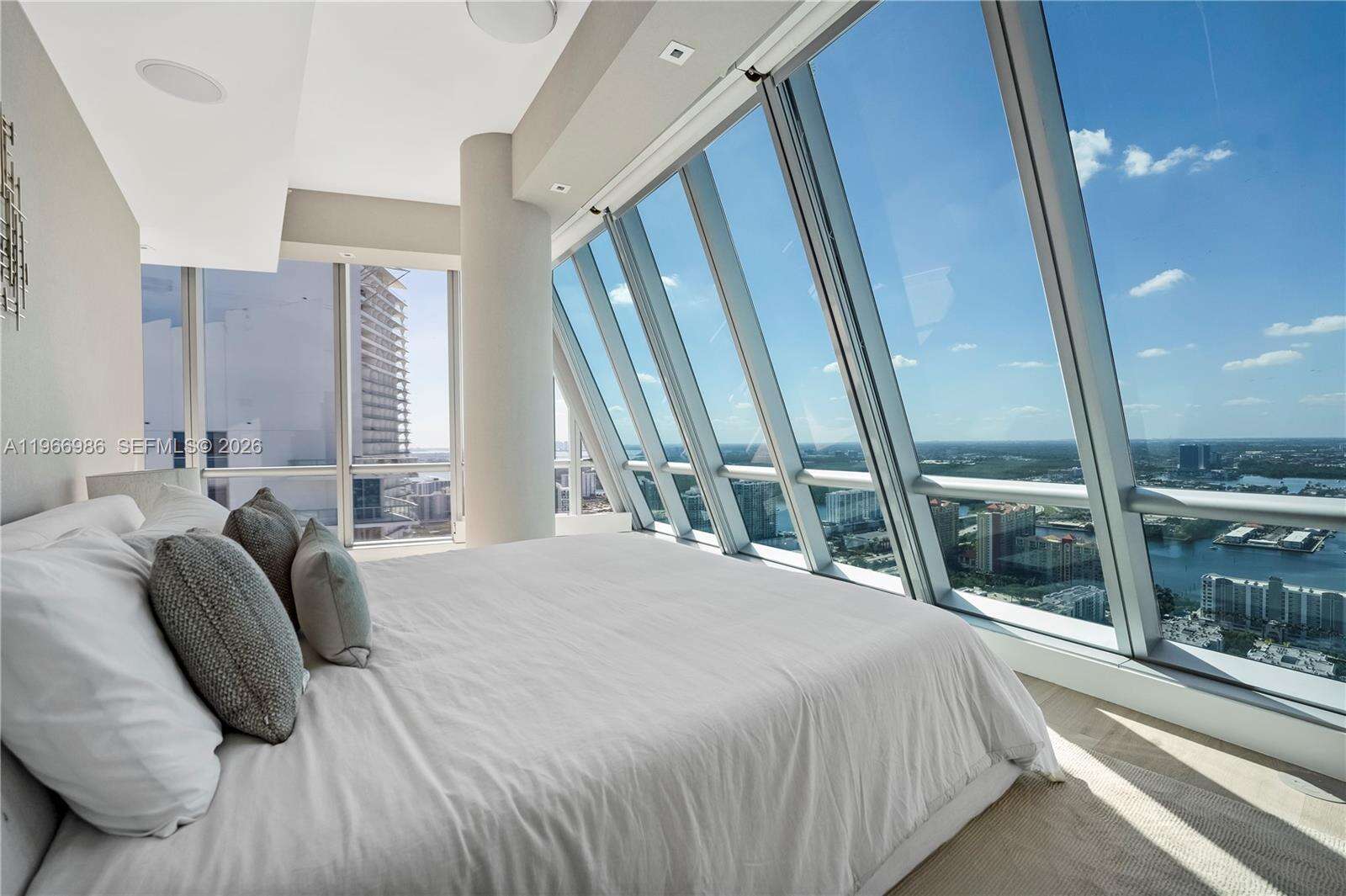 JADE OCEAN - 17121 Collins Ave, Sunny Isles Beach, FL 33160 | Picture 35