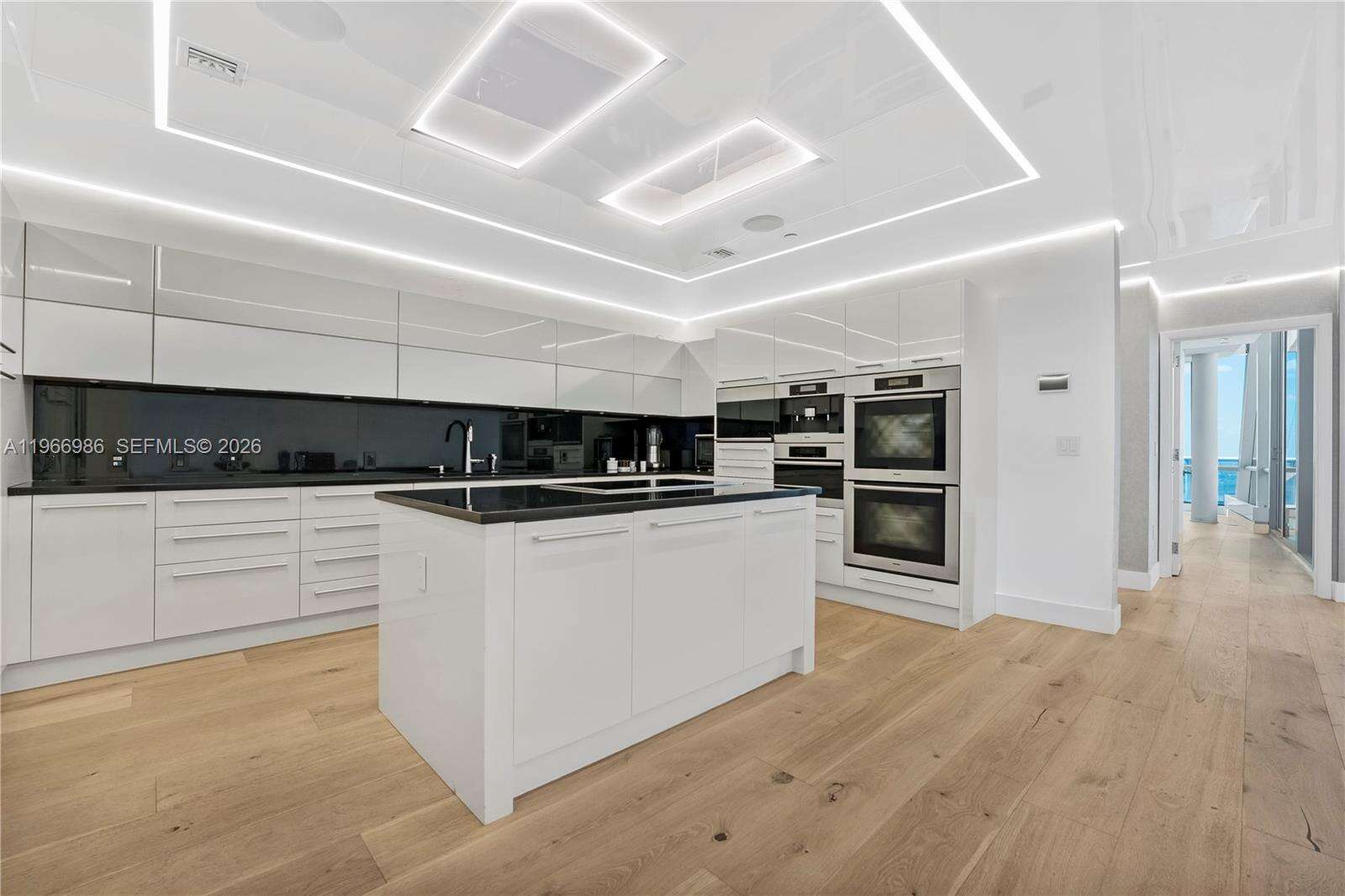 JADE OCEAN - 17121 Collins Ave, Sunny Isles Beach, FL 33160 | Picture 9