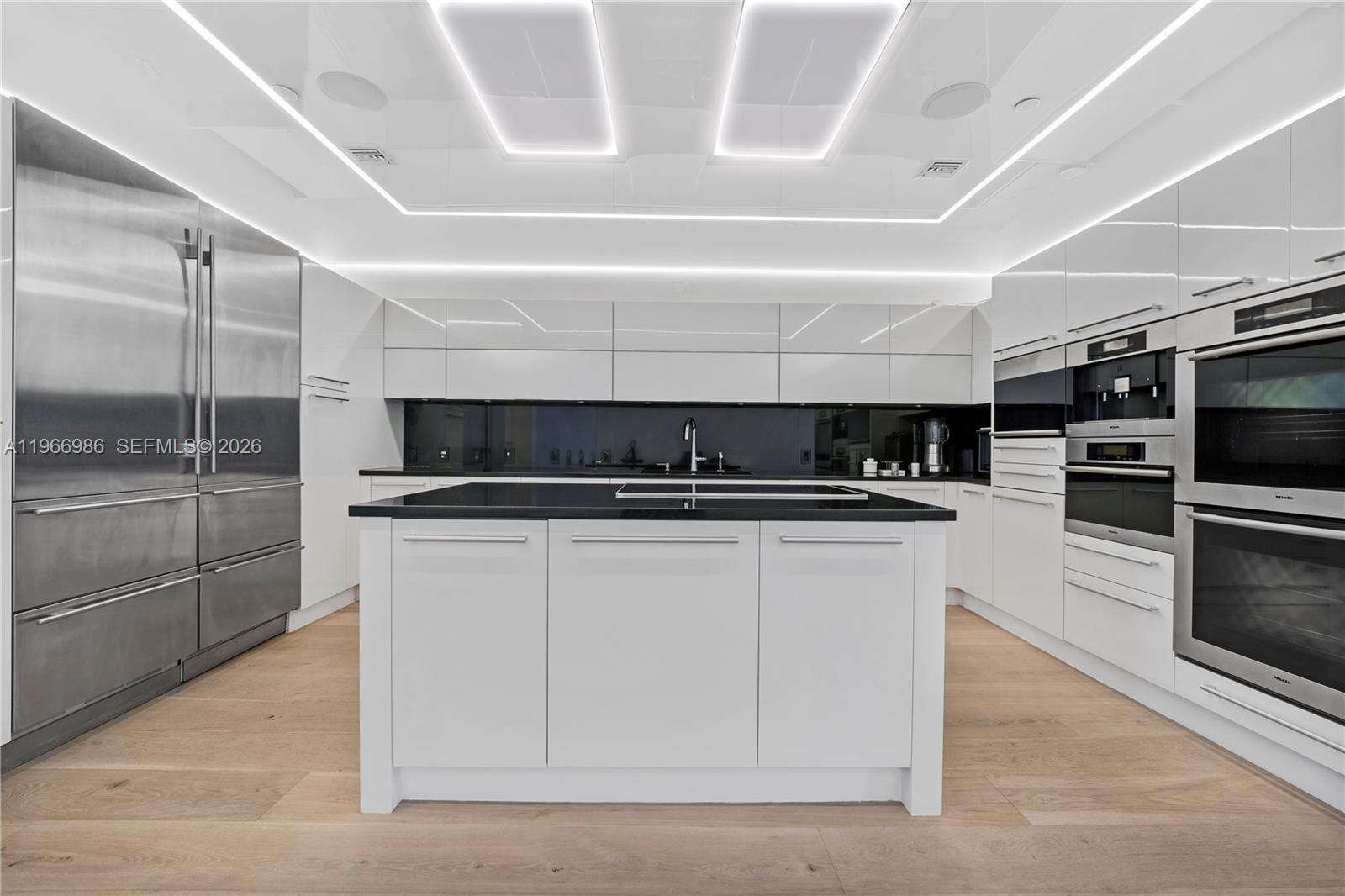 JADE OCEAN - 17121 Collins Ave, Sunny Isles Beach, FL 33160 | Picture 10