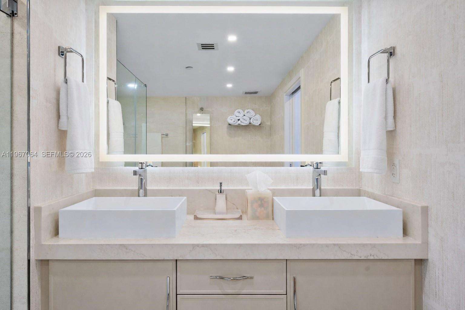 THE BENTLEY BAY - 540 W Ave, Miami Beach, FL 33139 | Picture 16