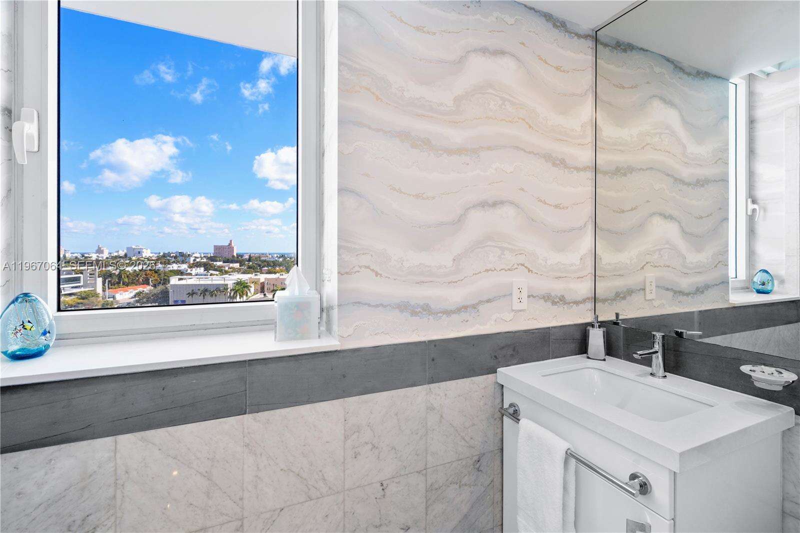 THE BENTLEY BAY - 540 W Ave, Miami Beach, FL 33139 | Picture 19