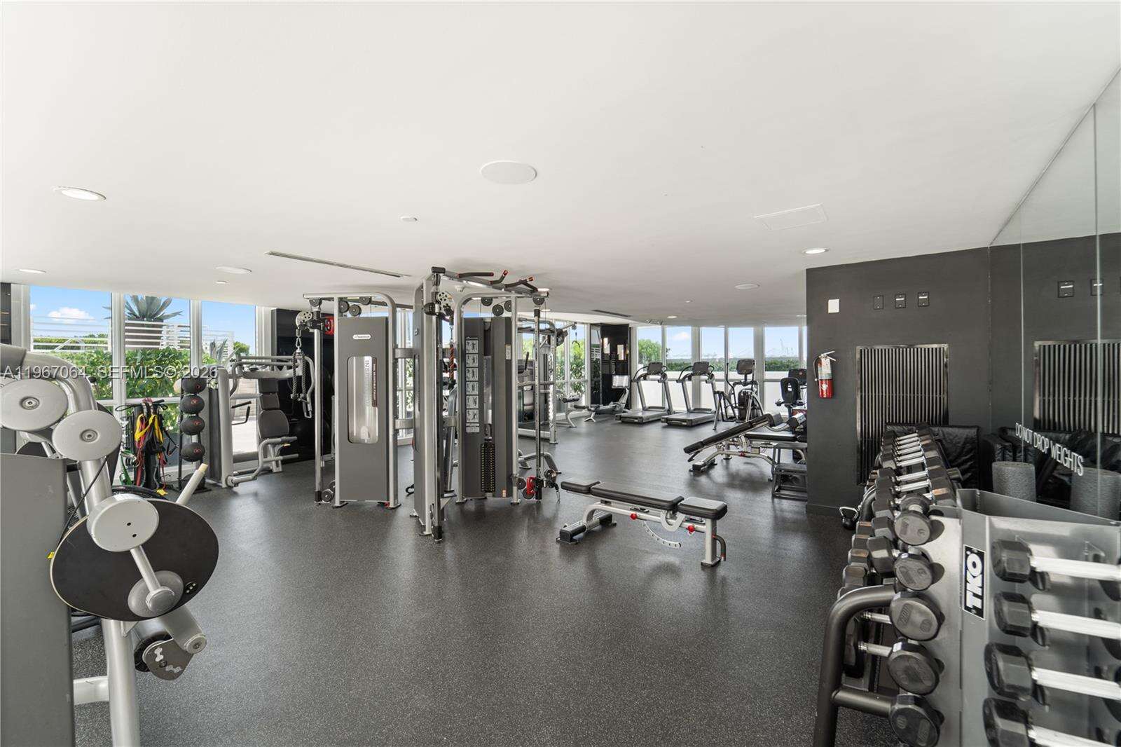 THE BENTLEY BAY - 540 W Ave, Miami Beach, FL 33139 | Picture 27