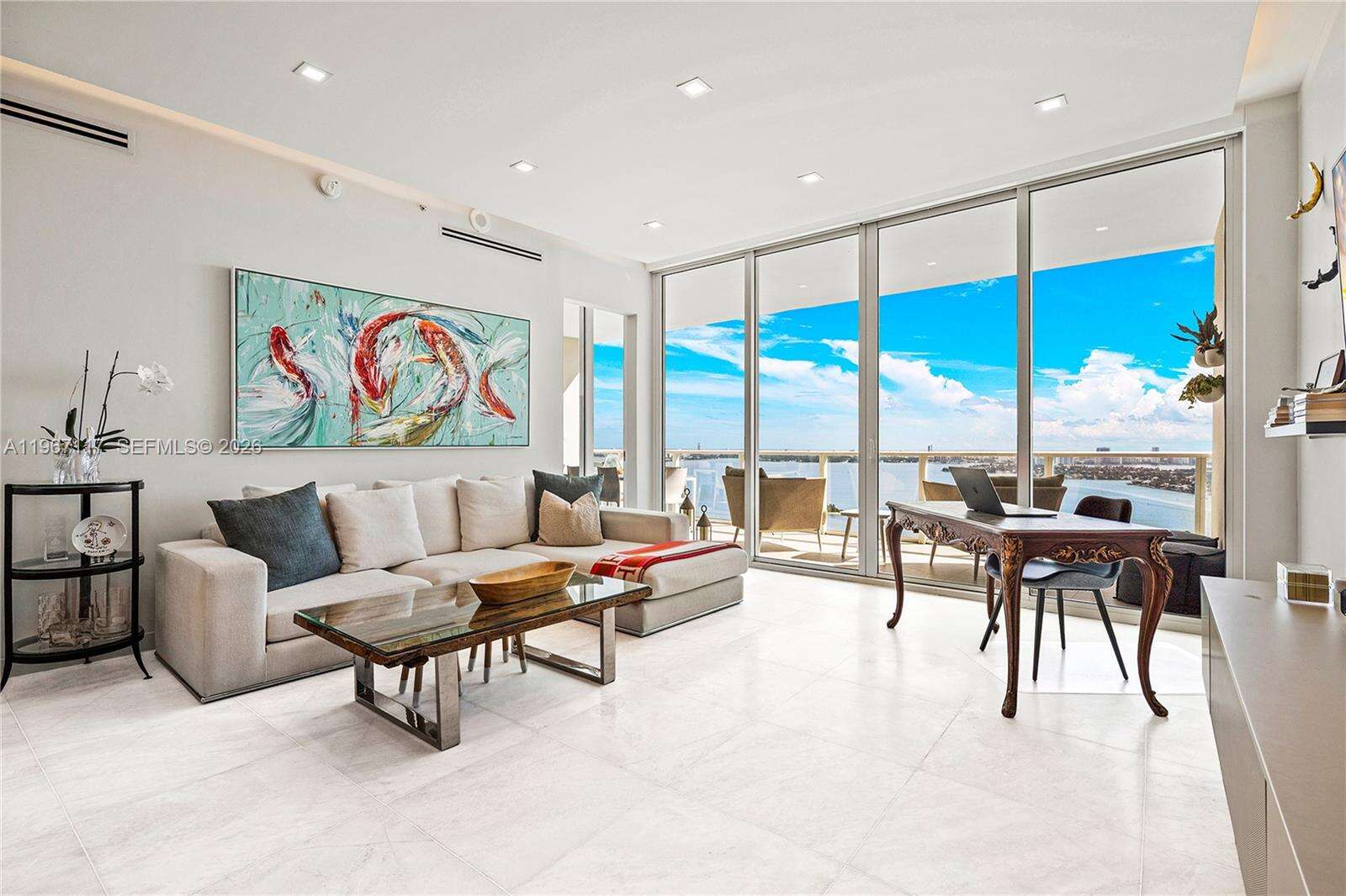 PARAMOUNT BAY - 2020 Bayshore Dr, Miami, FL 33137 | Picture 2