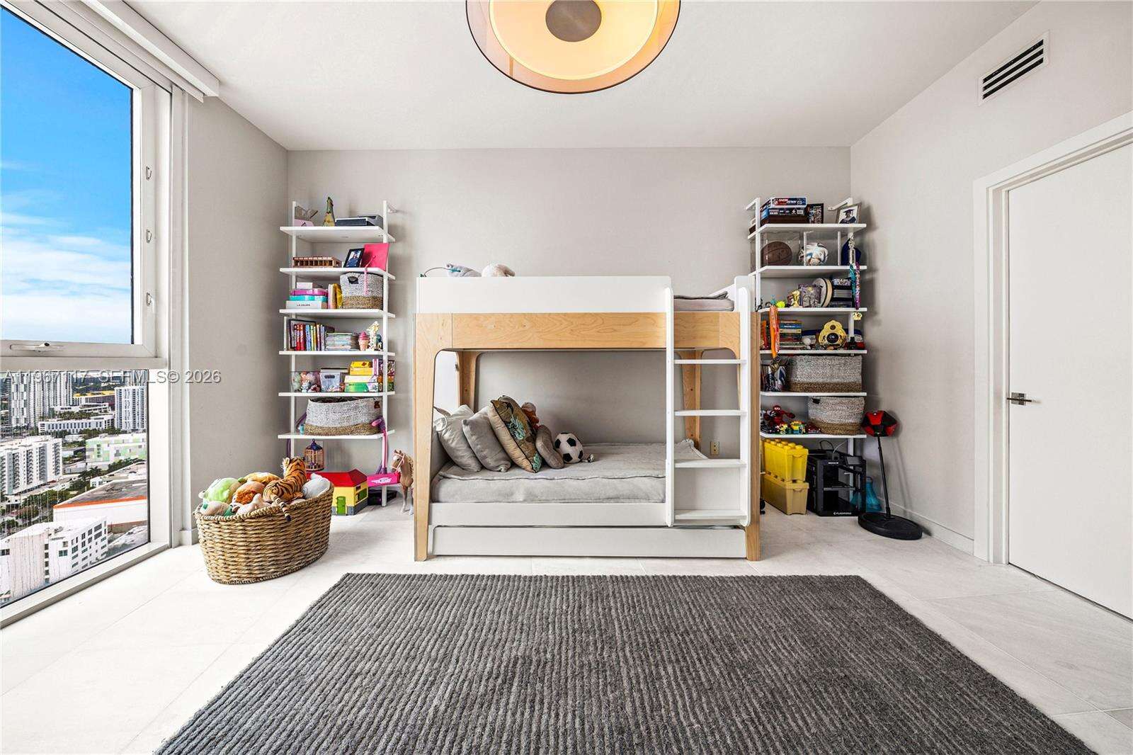 PARAMOUNT BAY - 2020 Bayshore Dr, Miami, FL 33137 | Picture 24