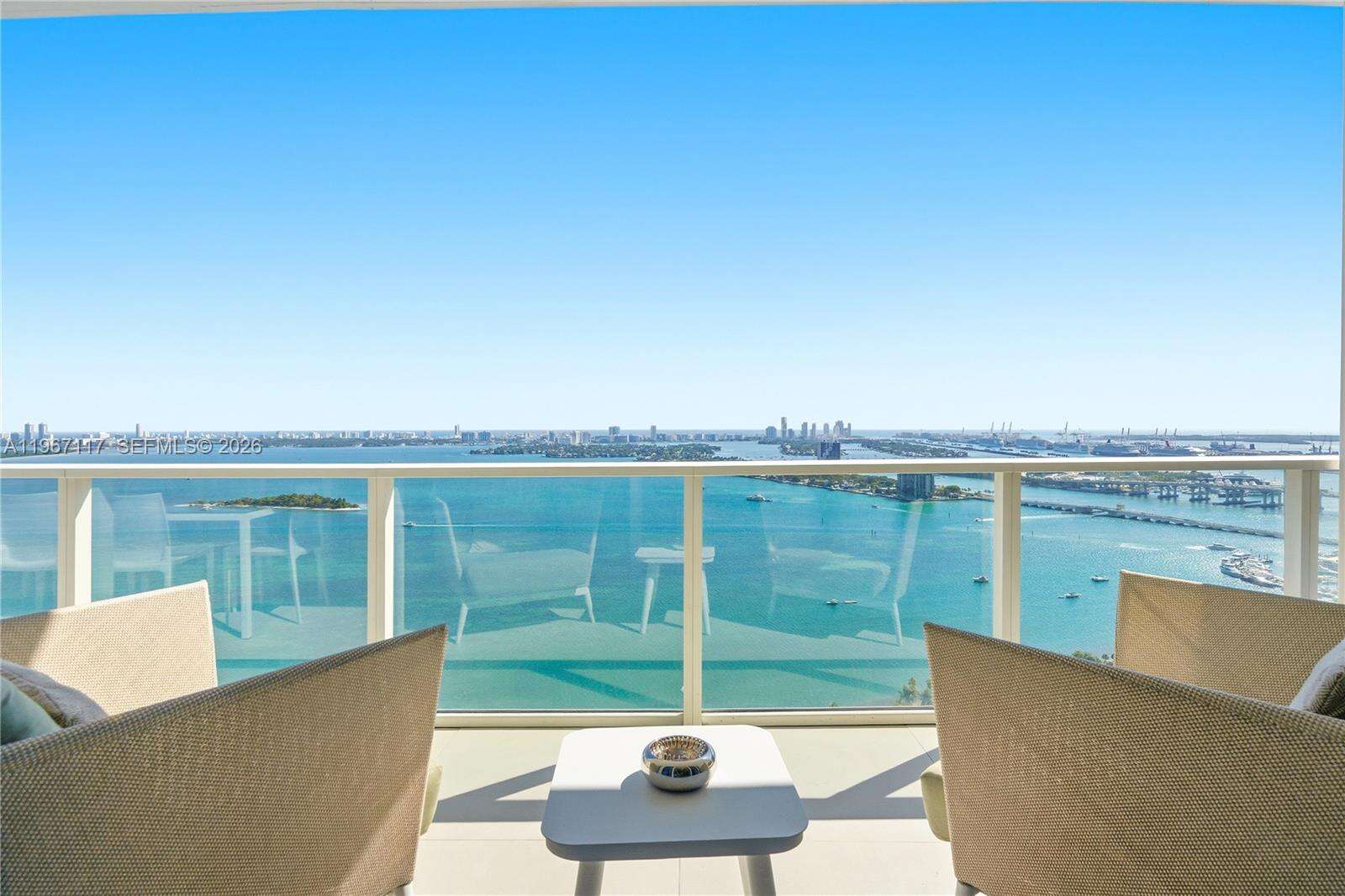 PARAMOUNT BAY - 2020 Bayshore Dr, Miami, FL 33137 | Picture 5