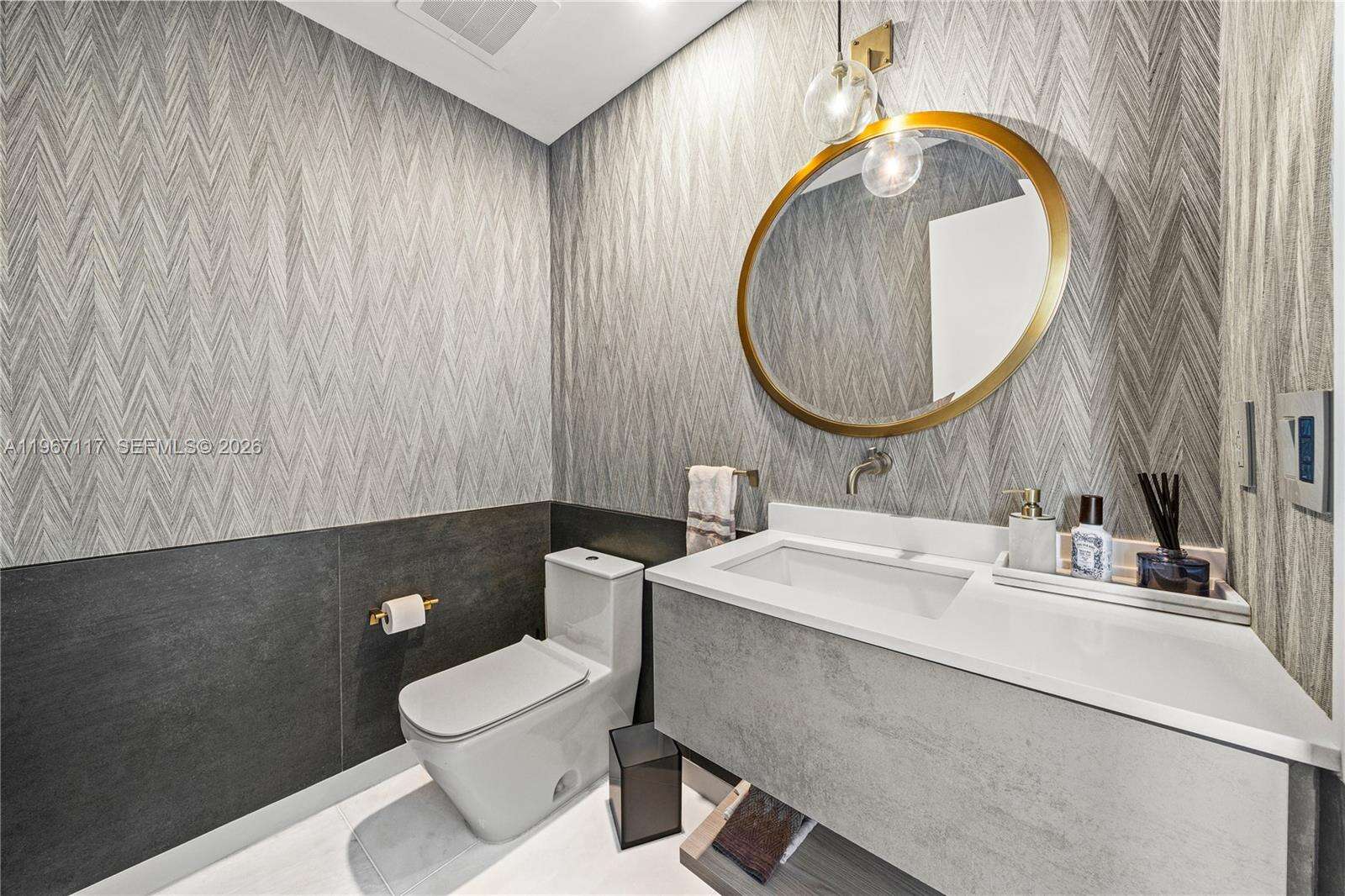 PARAMOUNT BAY - 2020 Bayshore Dr, Miami, FL 33137 | Picture 9