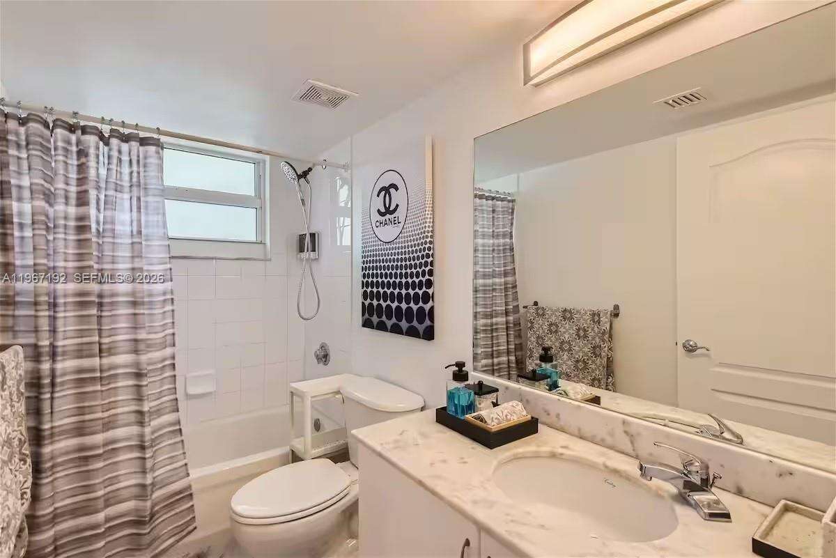 The Club At Brickell Bay at 1200 Brickell Bay Dr, Miami, FL 33131 - For Sale photo 15