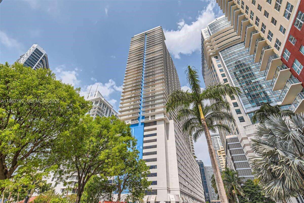 The Club At Brickell Bay at 1200 Brickell Bay Dr, Miami, FL 33131 - For Sale photo 18