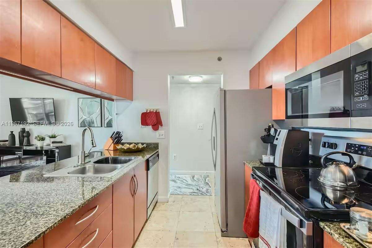 The Club At Brickell Bay at 1200 Brickell Bay Dr, Miami, FL 33131 - For Sale photo 7