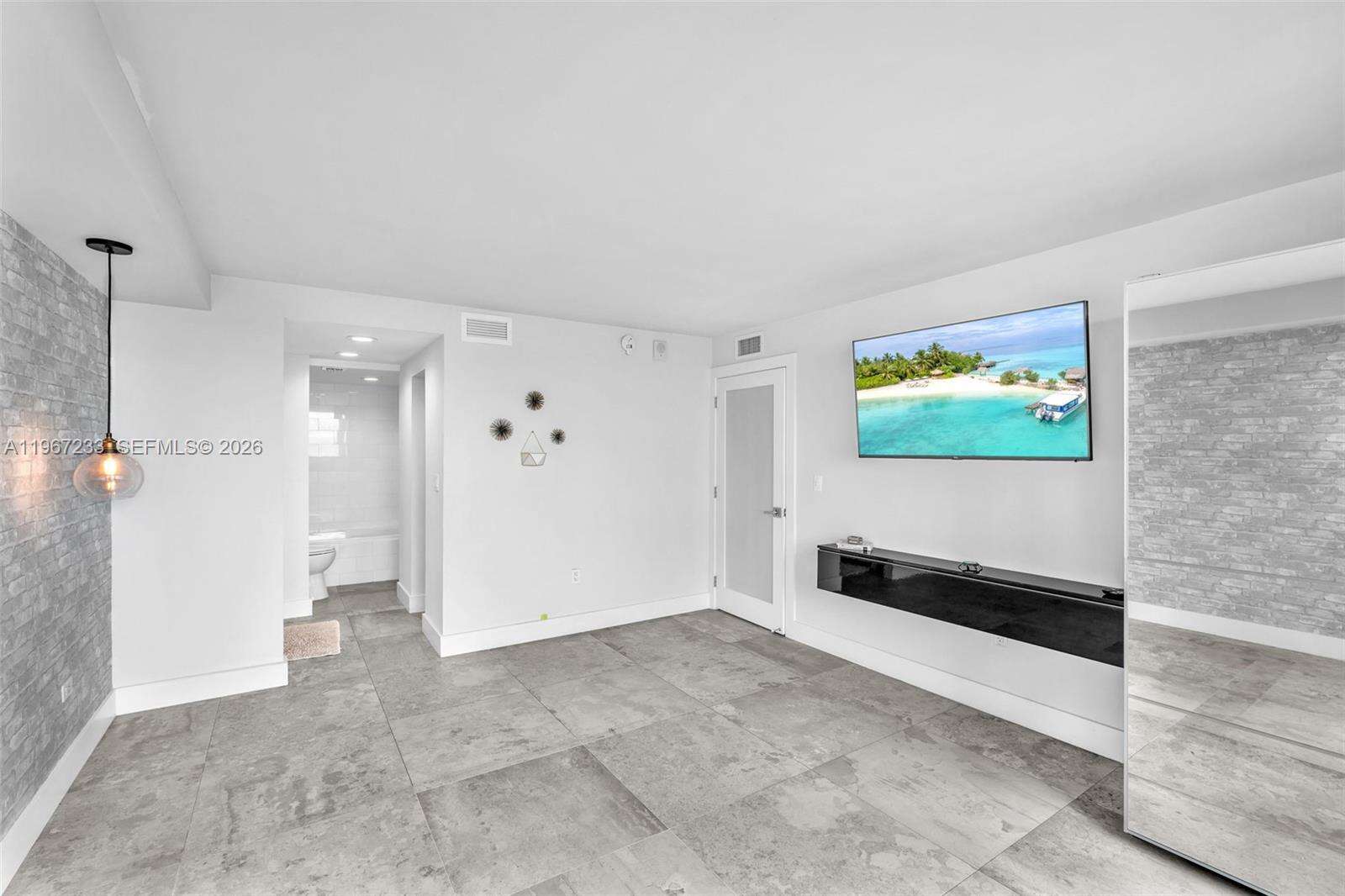 Burleigh House at 7135 Collins Ave, Miami Beach, FL 33141 - For Sale photo 17