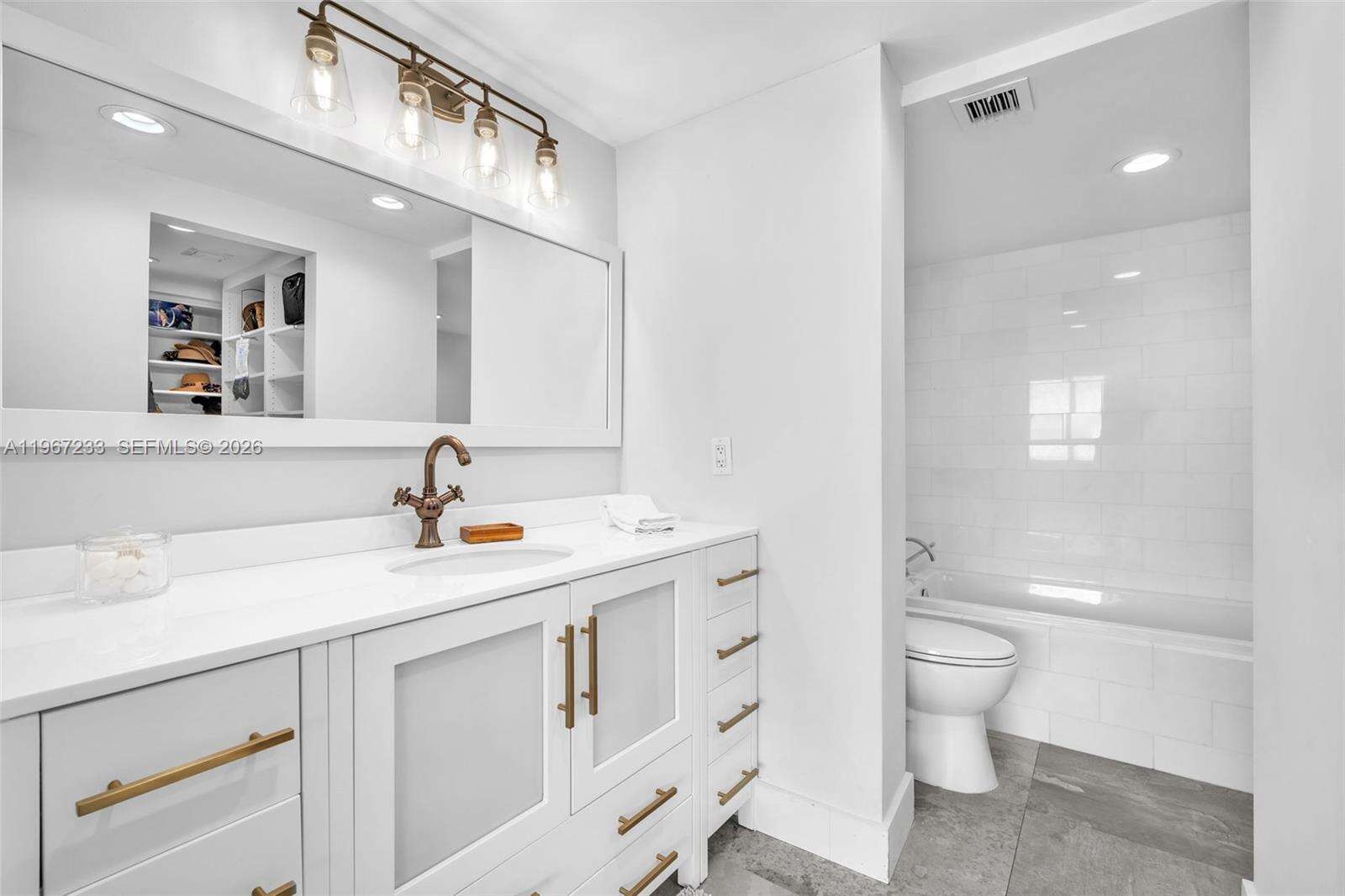 Burleigh House at 7135 Collins Ave, Miami Beach, FL 33141 - For Sale photo 18