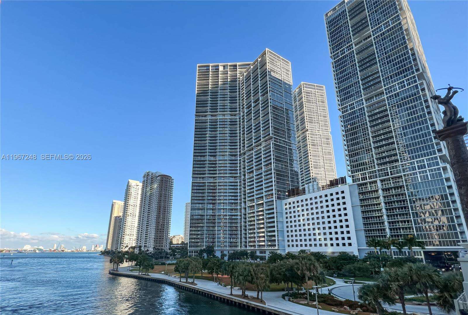 Icon Brickell 2 at 495 Brickell Ave, Miami, FL 33131 - For Sale photo 1