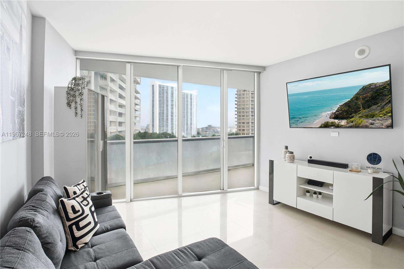 Icon Brickell 2 at 495 Brickell Ave, Miami, FL 33131 - For Sale photo 2