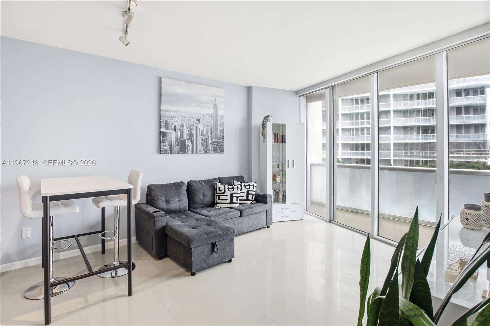 Icon Brickell 2 at 495 Brickell Ave, Miami, FL 33131 - For Sale photo 6