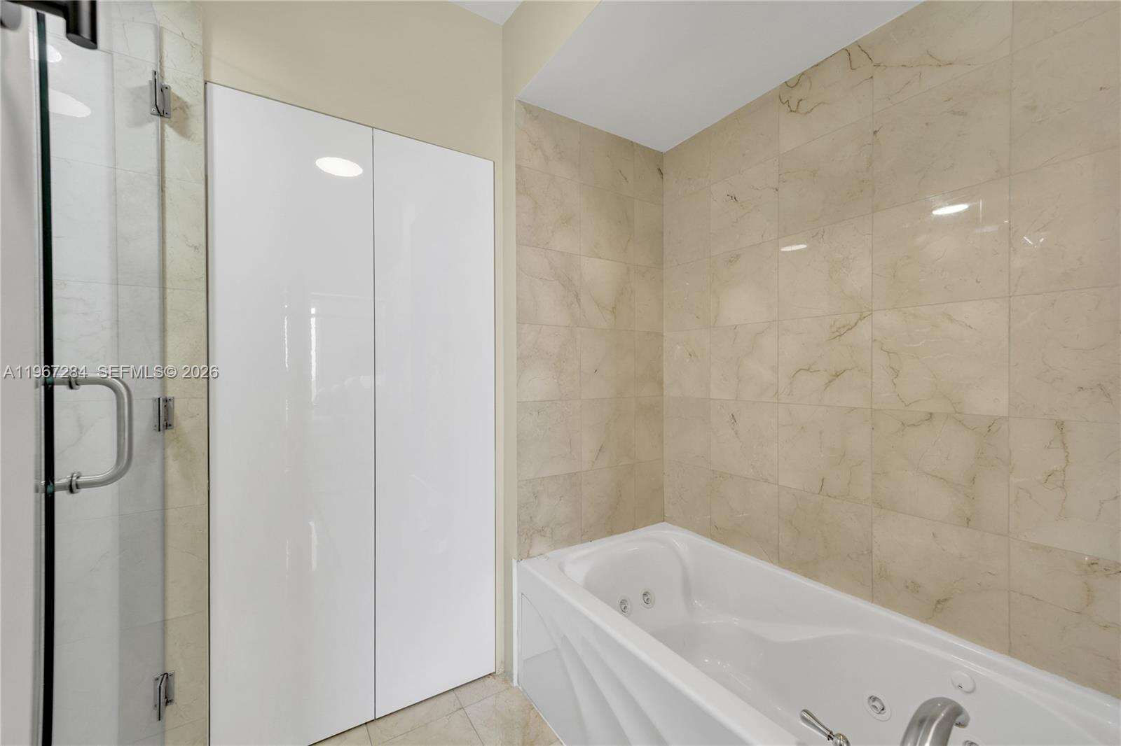 AKOYA - , Miami Beach, FL 33141 | Picture 3