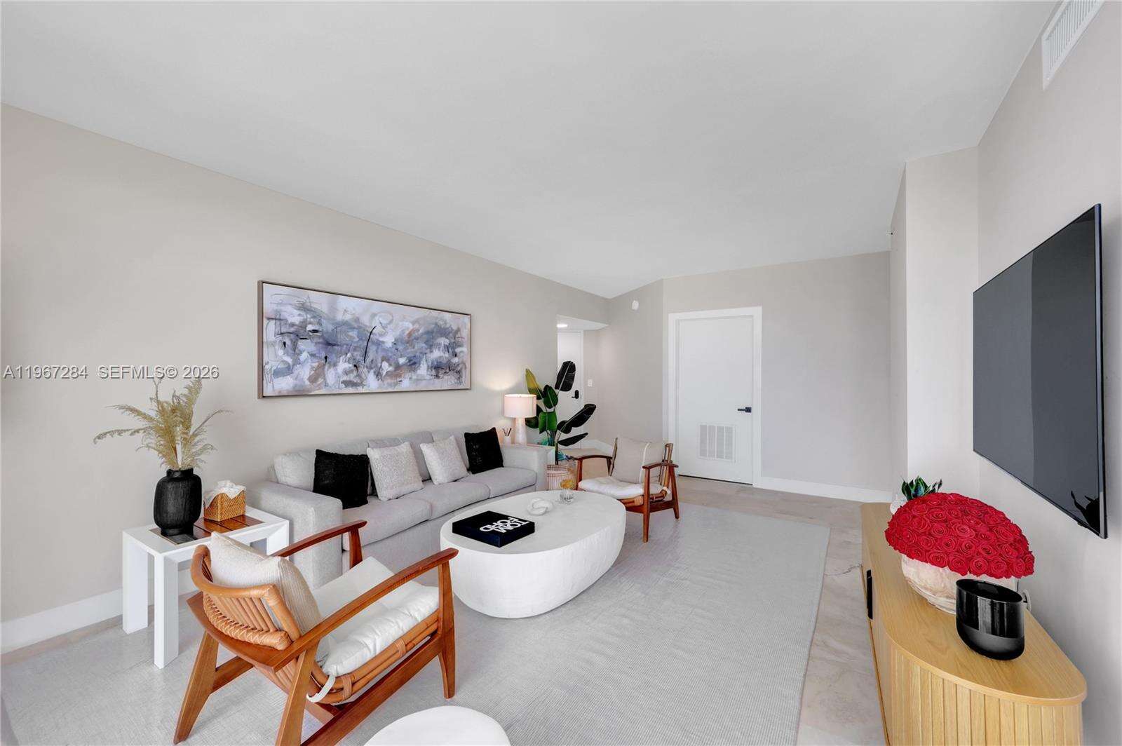 AKOYA - , Miami Beach, FL 33141 | Picture 9
