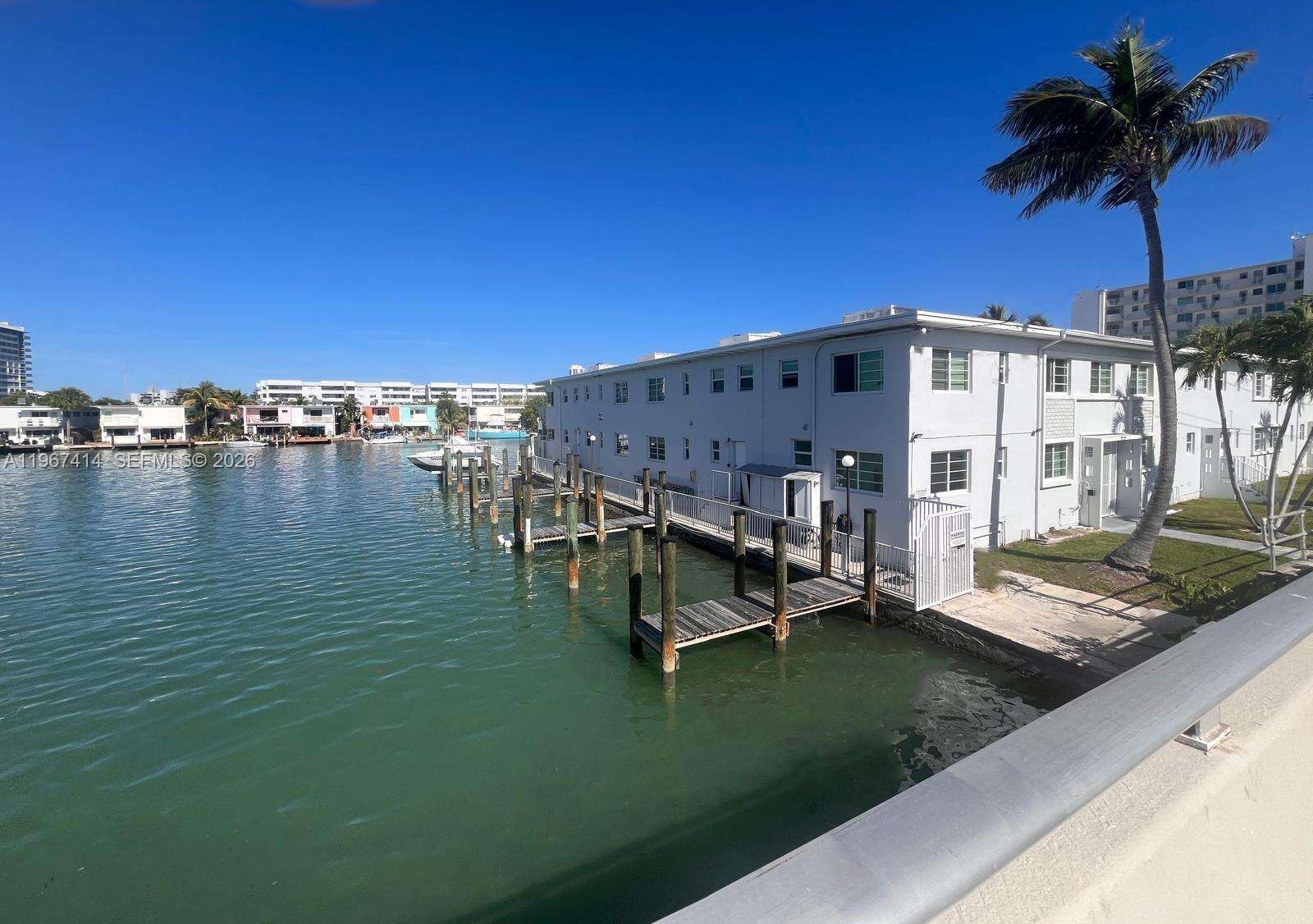 Island Point South Condos for Sale & Rent | Picture 1