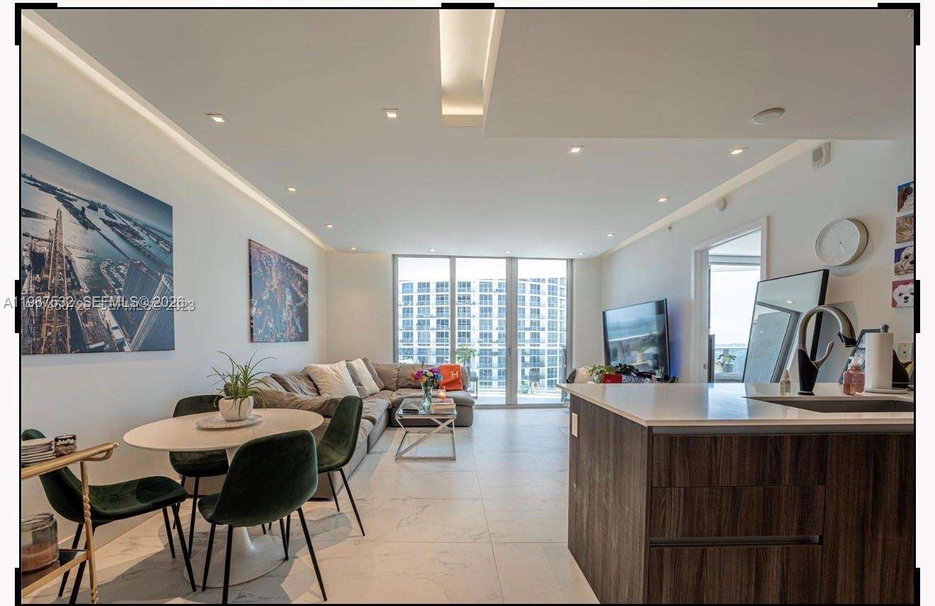 Aria On The Bay at 488 18 St, Miami, FL 33132 - For Sale photo 2