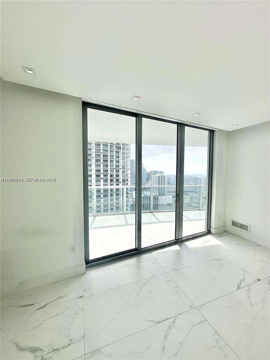 Aria On The Bay at 488 18 St, Miami, FL 33132 - For Sale photo 11