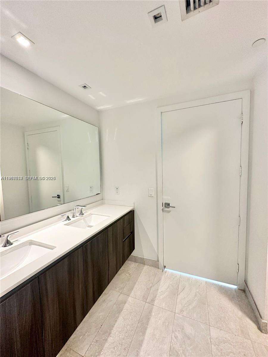Aria On The Bay at 488 18 St, Miami, FL 33132 - For Sale photo 18