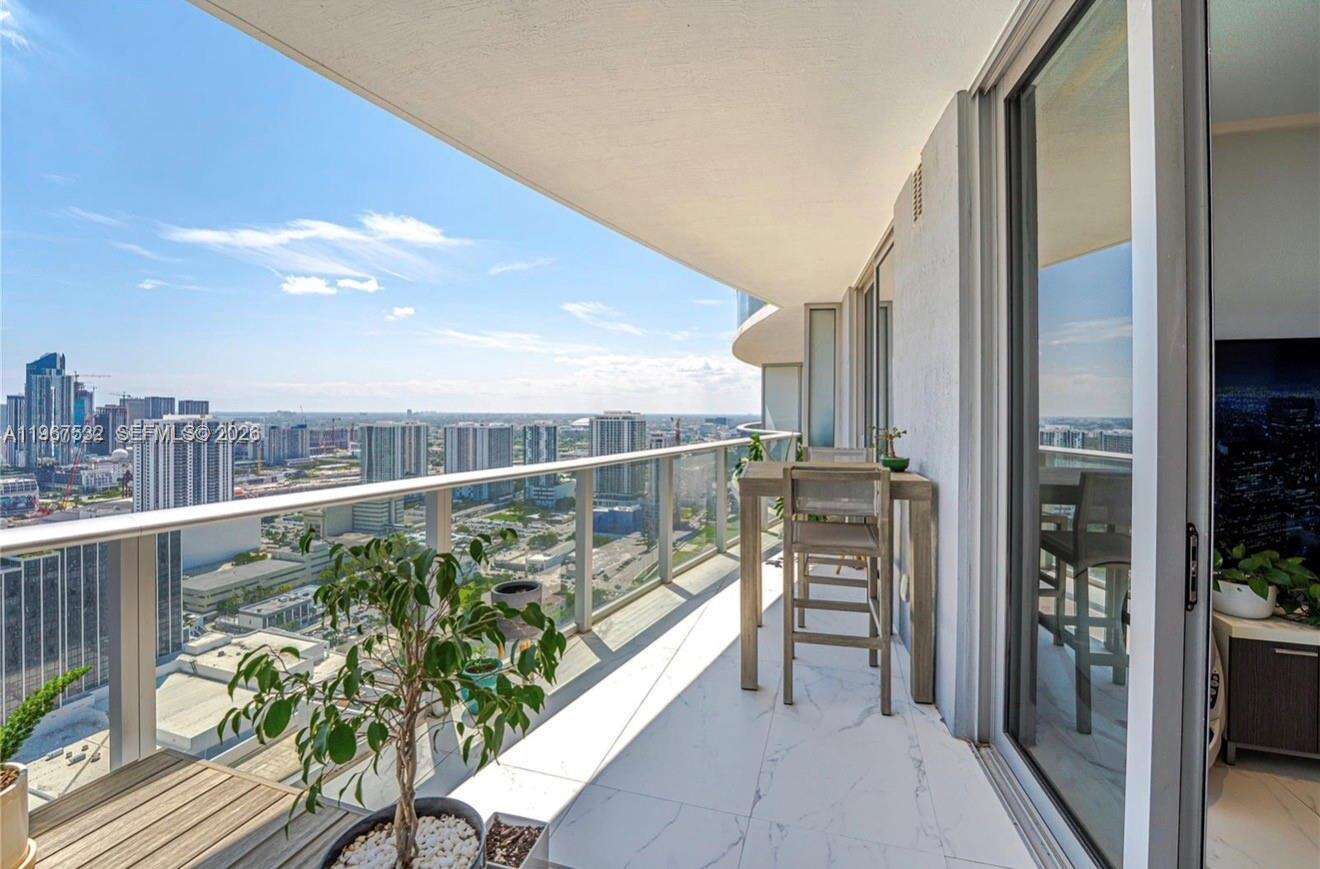 Aria On The Bay at 488 18 St, Miami, FL 33132 - For Sale photo 6
