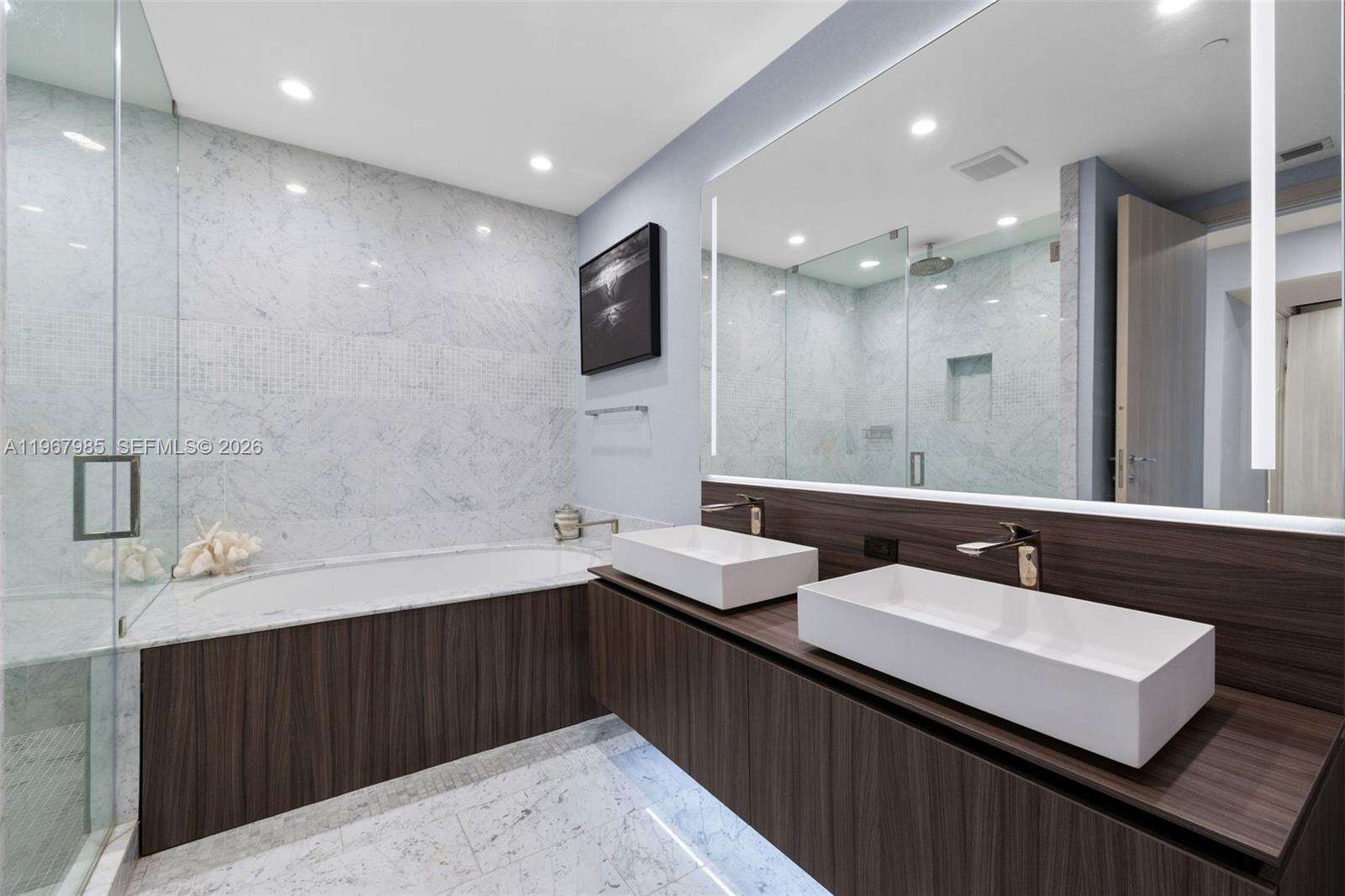 BRICKELL FLATIRON - 1000 Brickell Plz, Miami, FL 33131 | Picture 43