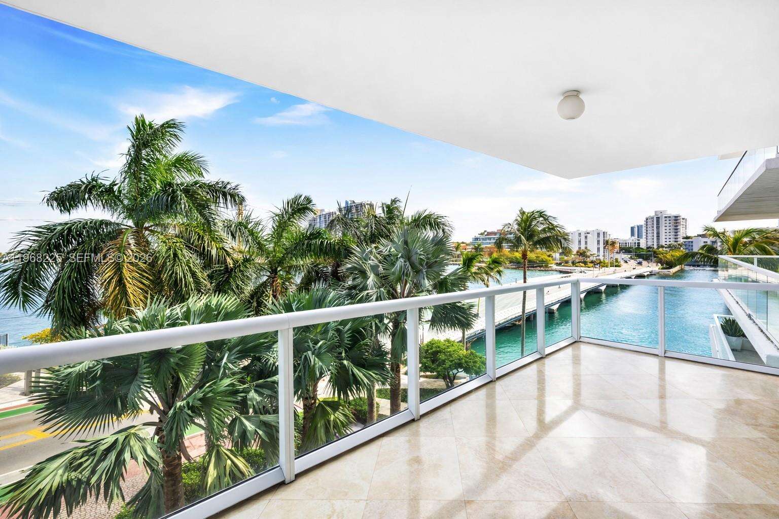 THE GRAND VENETIAN - 10 Venetian Way, Miami Beach, FL 33139 | Picture 1