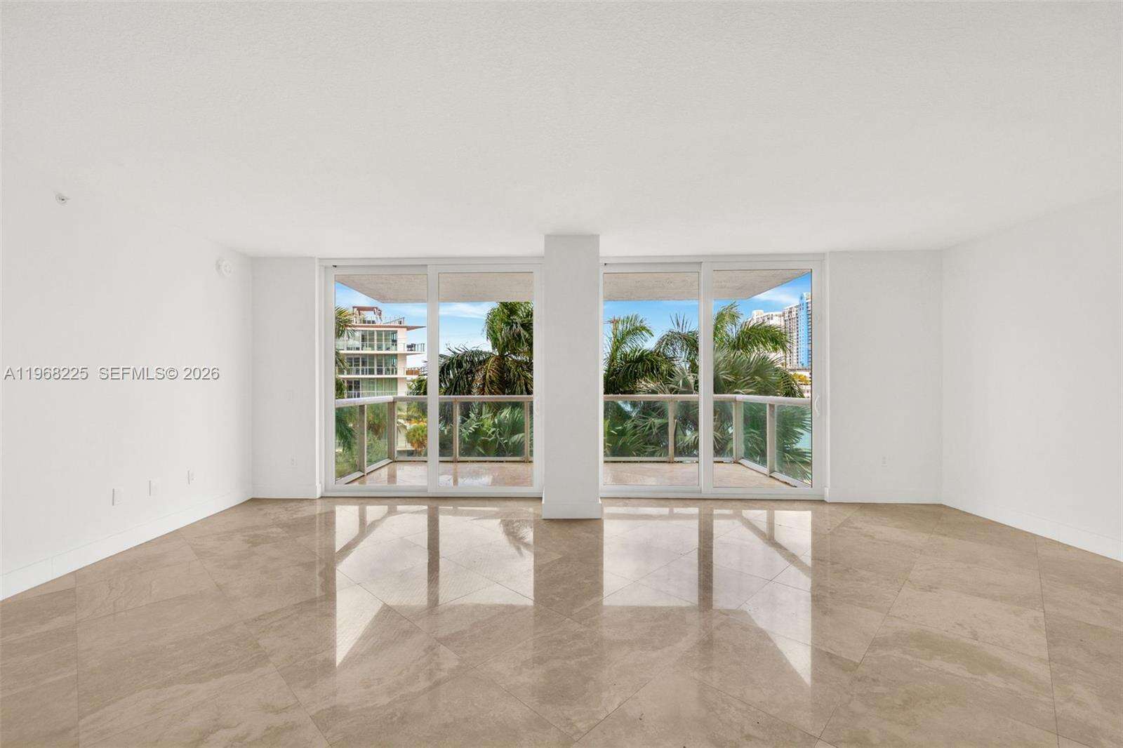 THE GRAND VENETIAN - 10 Venetian Way, Miami Beach, FL 33139 | Picture 2