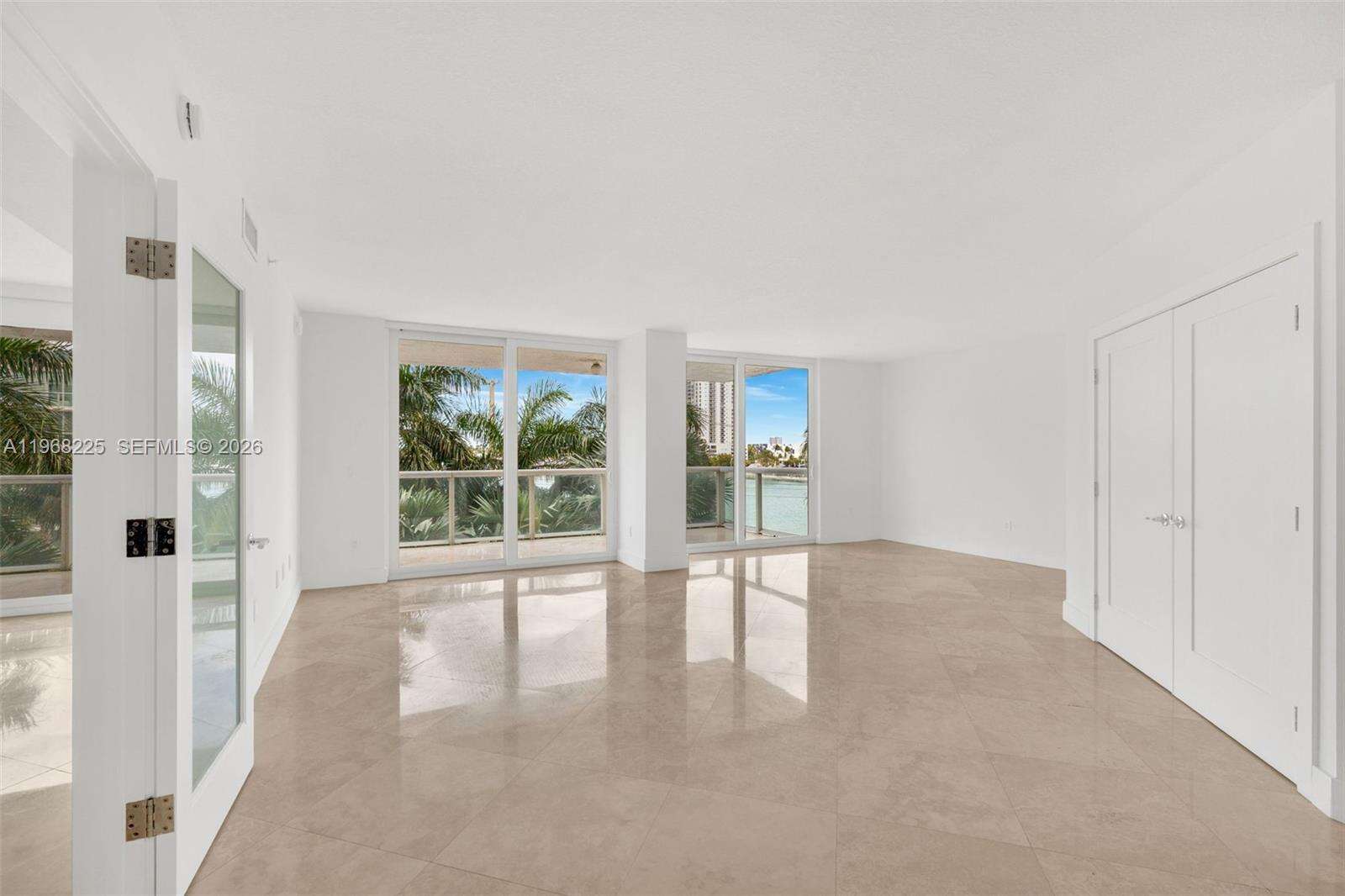 THE GRAND VENETIAN - 10 Venetian Way, Miami Beach, FL 33139 | Picture 12