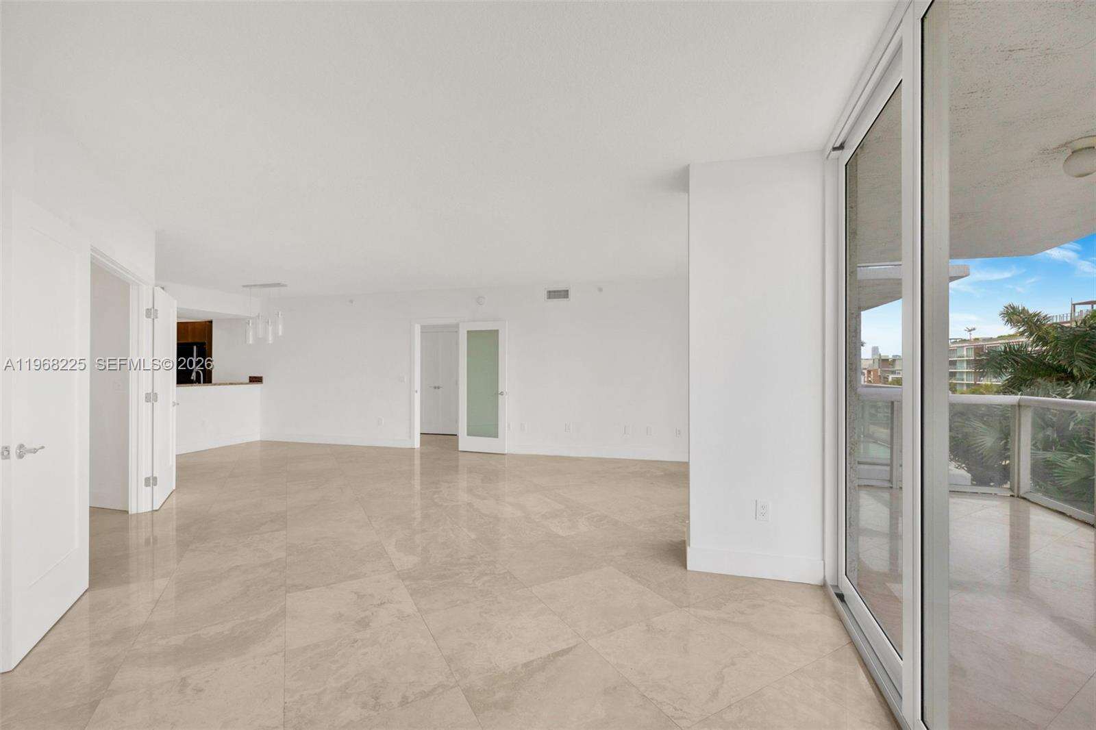 THE GRAND VENETIAN - 10 Venetian Way, Miami Beach, FL 33139 | Picture 14