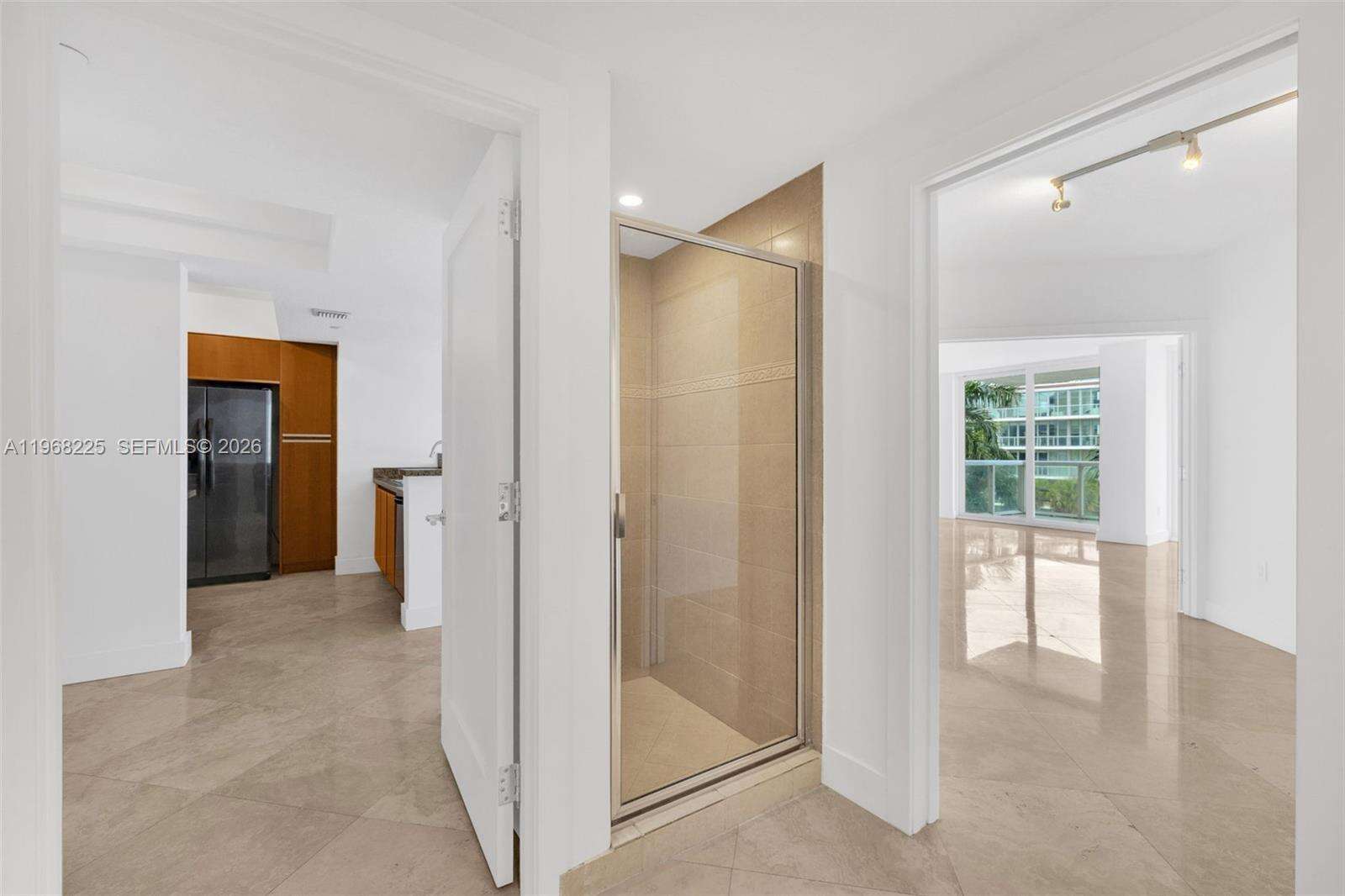 THE GRAND VENETIAN - 10 Venetian Way, Miami Beach, FL 33139 | Picture 19
