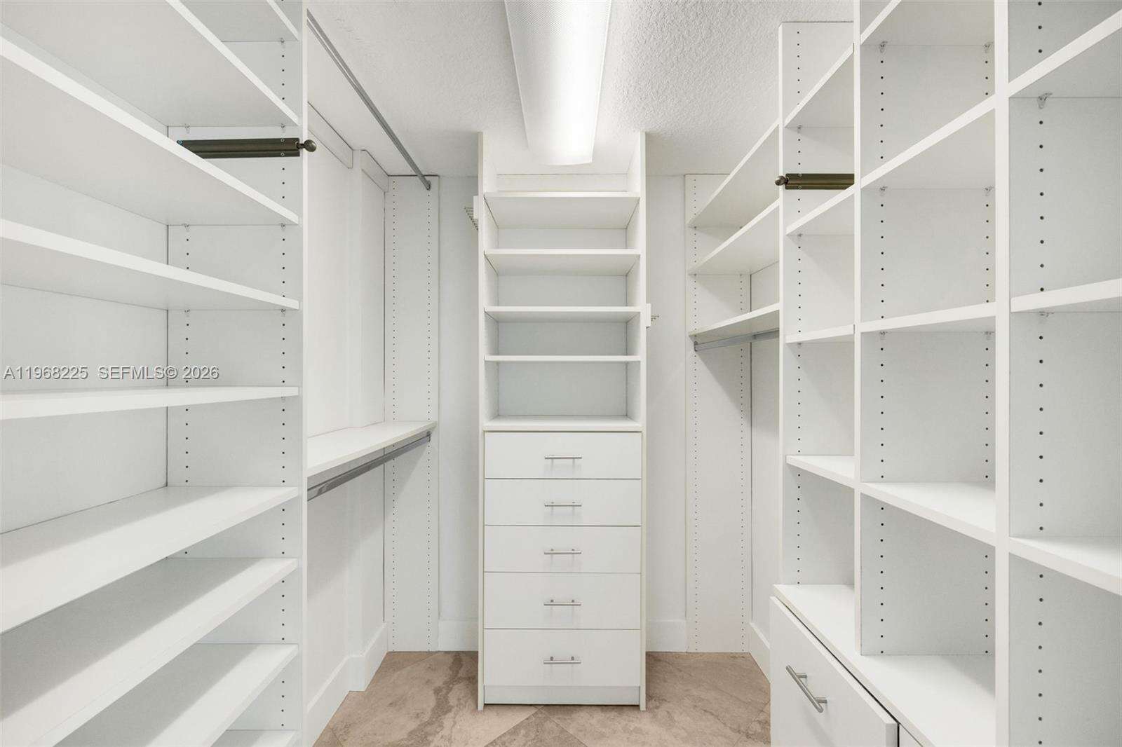 THE GRAND VENETIAN - 10 Venetian Way, Miami Beach, FL 33139 | Picture 26