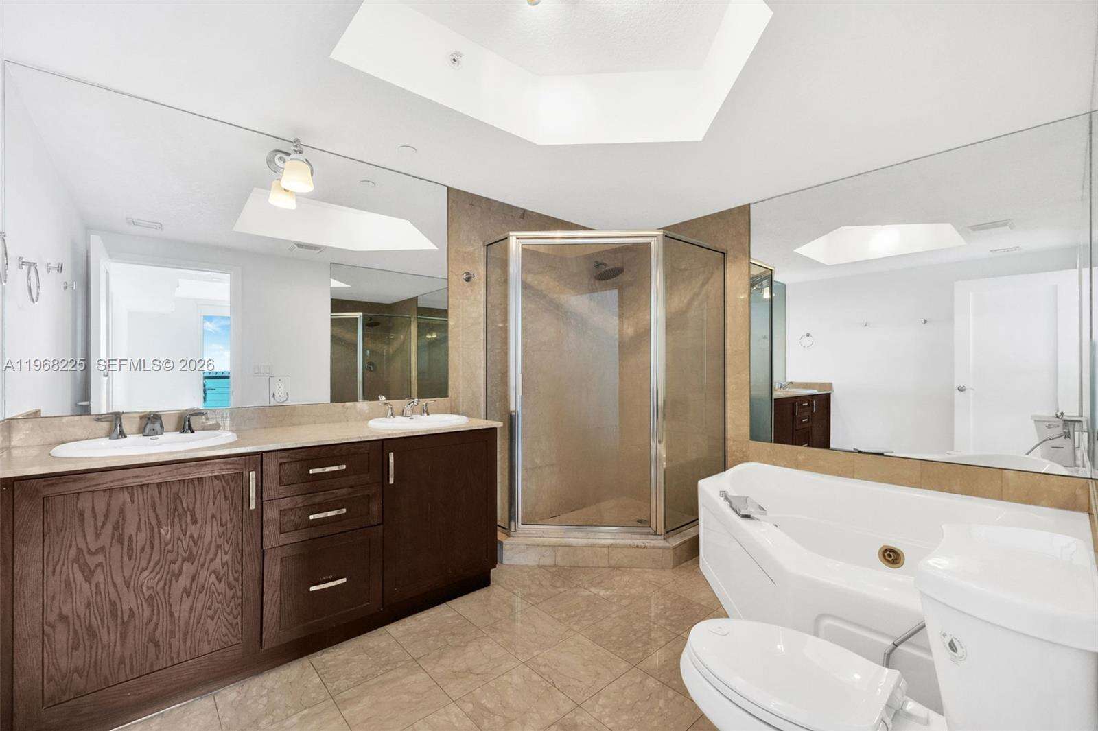 THE GRAND VENETIAN - 10 Venetian Way, Miami Beach, FL 33139 | Picture 27
