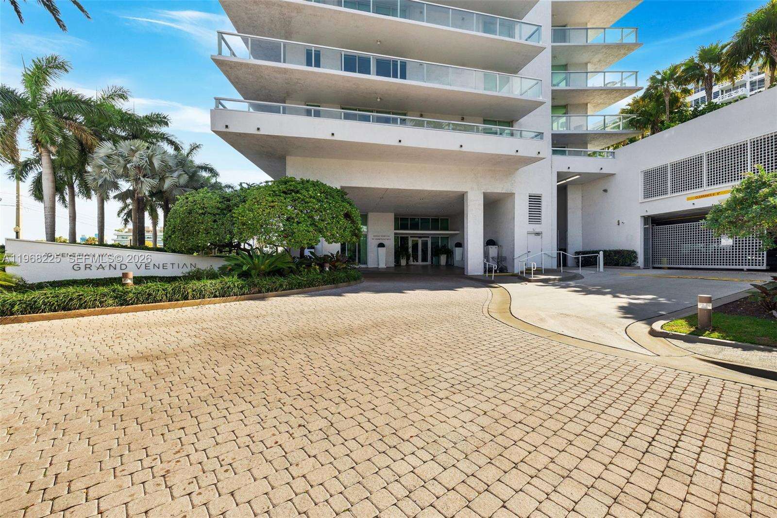 THE GRAND VENETIAN - 10 Venetian Way, Miami Beach, FL 33139 | Picture 32
