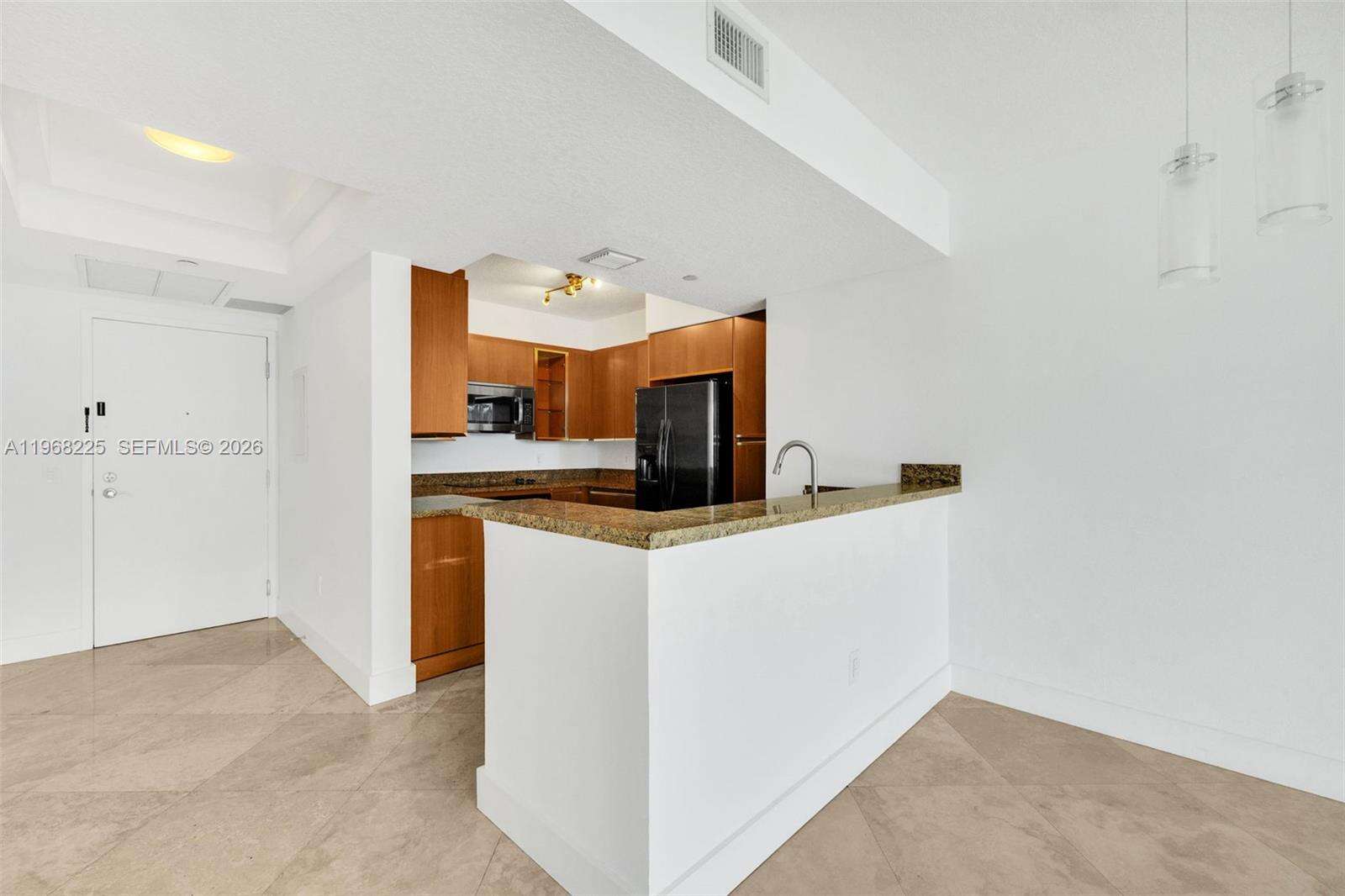 THE GRAND VENETIAN - 10 Venetian Way, Miami Beach, FL 33139 | Picture 9