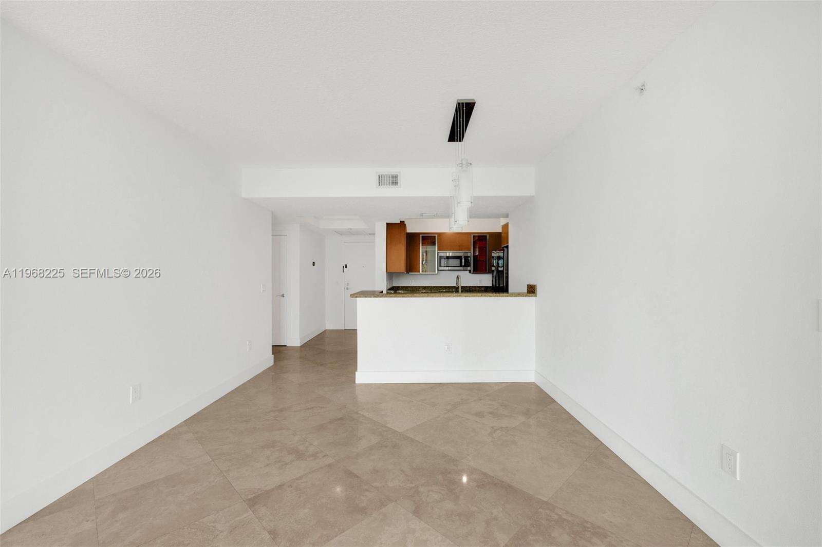 THE GRAND VENETIAN - 10 Venetian Way, Miami Beach, FL 33139 | Picture 10