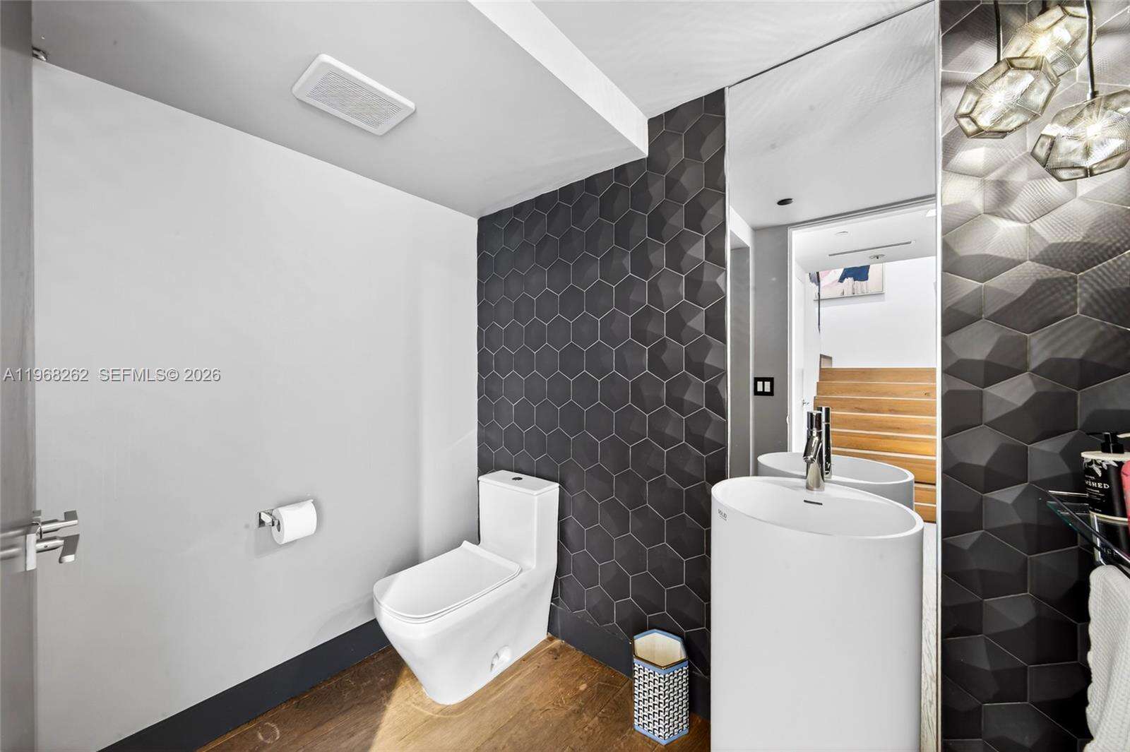 BLUE - 601 36 St, Miami, FL 33137 | Picture 15